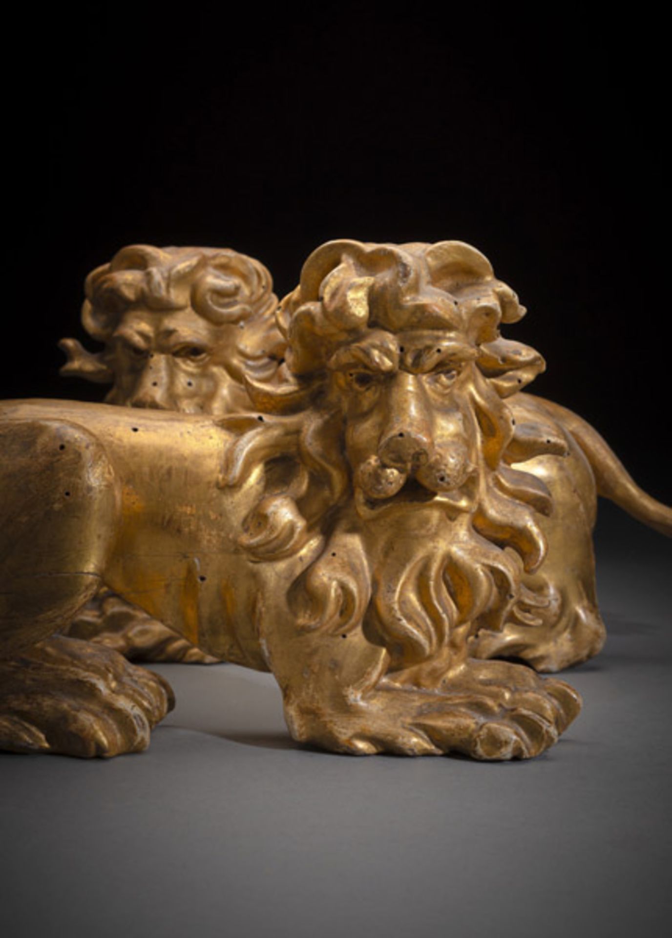A PAIR OF RELIEF CARVED LION FIGURES - Image 3 of 4
