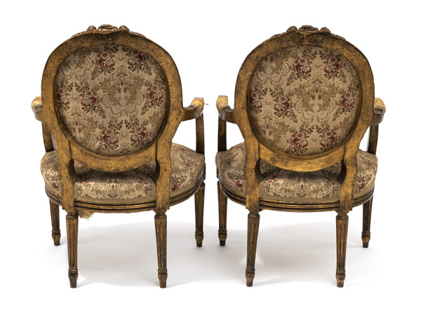A LOUIS XVI STYLE SETTEE AND TWO FAUTEUILS - Image 8 of 12