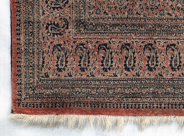 A silk rug - Image 3 of 6