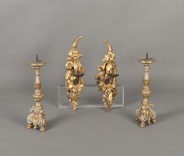 A PAIR OF WOODCARVED ALTAR CANDLESTICKS AND A PAIR OF CARVED WOOD WALL LIGHTS - Image 2 of 4