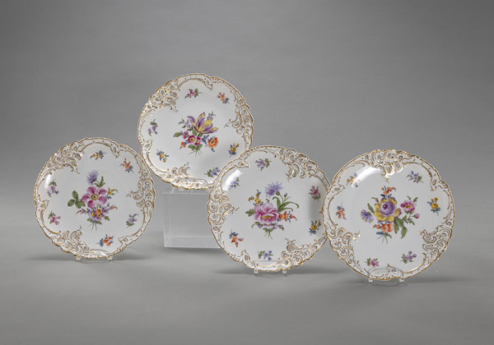 A NYMPHENBURG FOOTED DISH AND 8 PLATES - Image 3 of 4