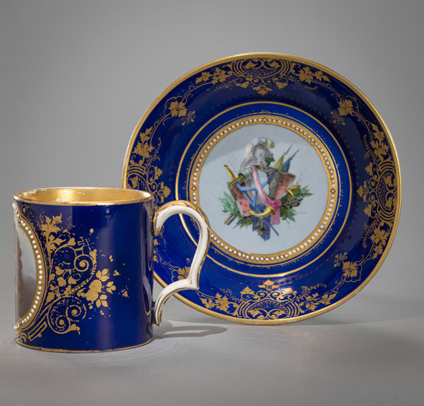 A LARGE FRENCH CUP AND SAUCER WITH PORTRAIT OF LOUIS XIV - Image 2 of 4