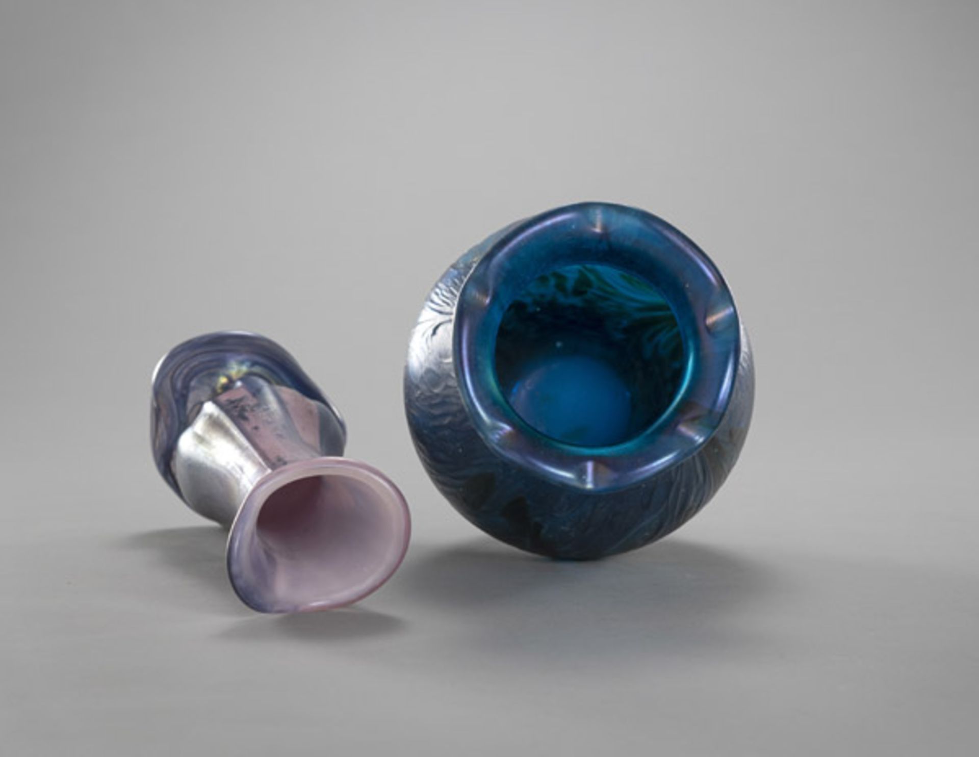 Zwei moderne Glas-Vasen - Bild 4 aus 4