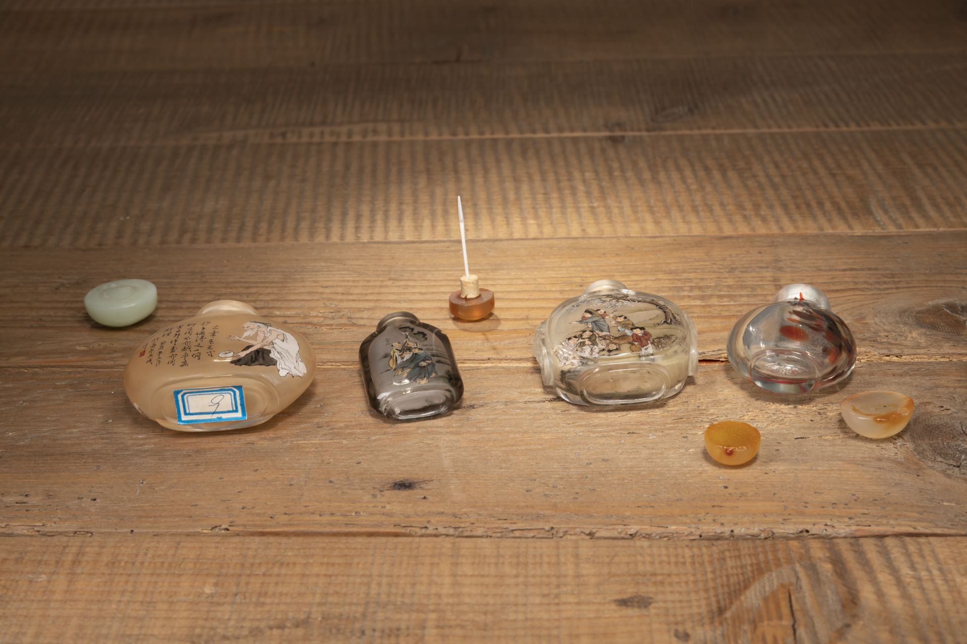 FOUR INSIDE-PAINTED GLASS AND CRASTAL SNUFF BOTTLES - Image 4 of 5