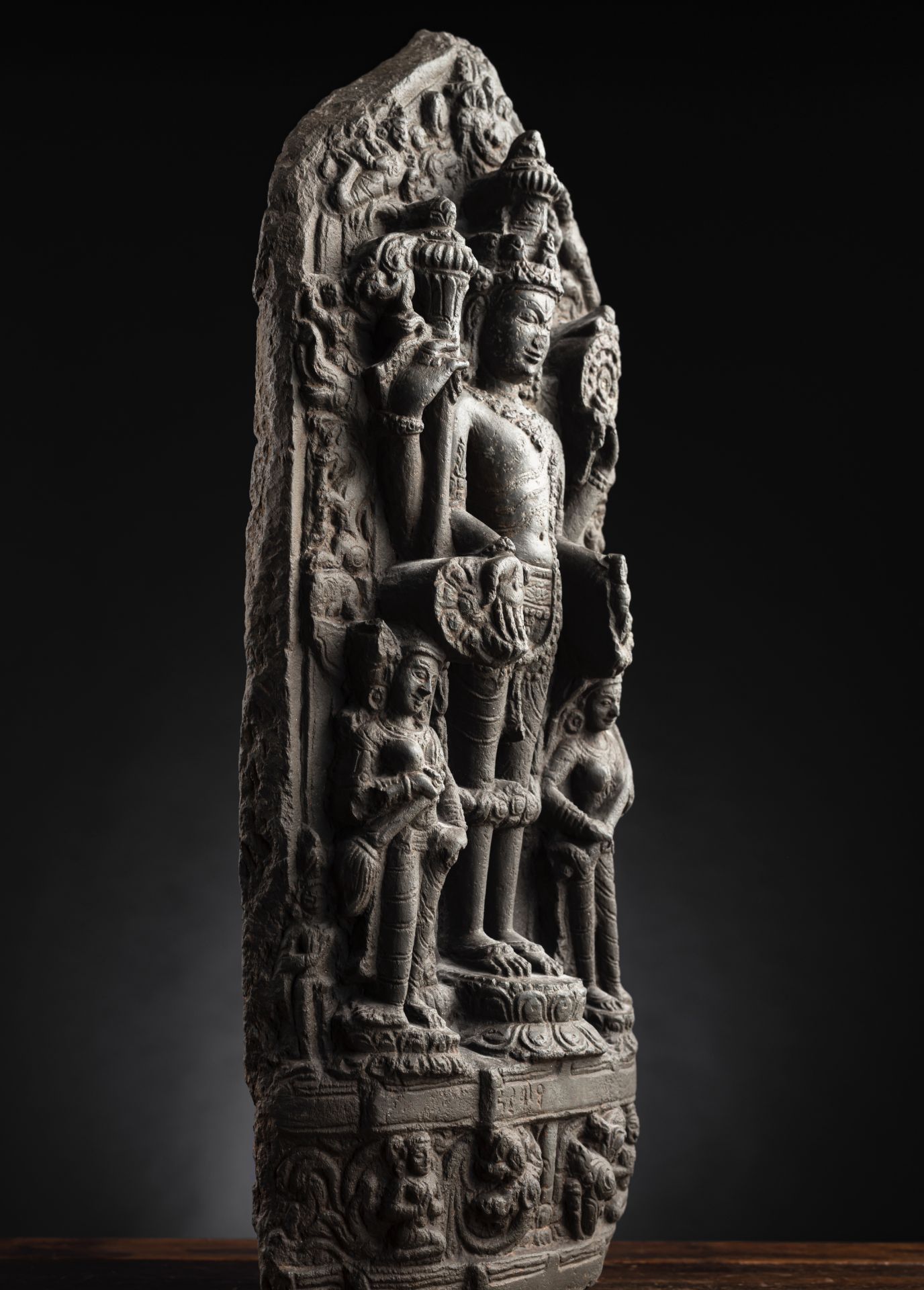 A PHYLLITE STONE STELE DEPICTING VISHNU - Image 2 of 4