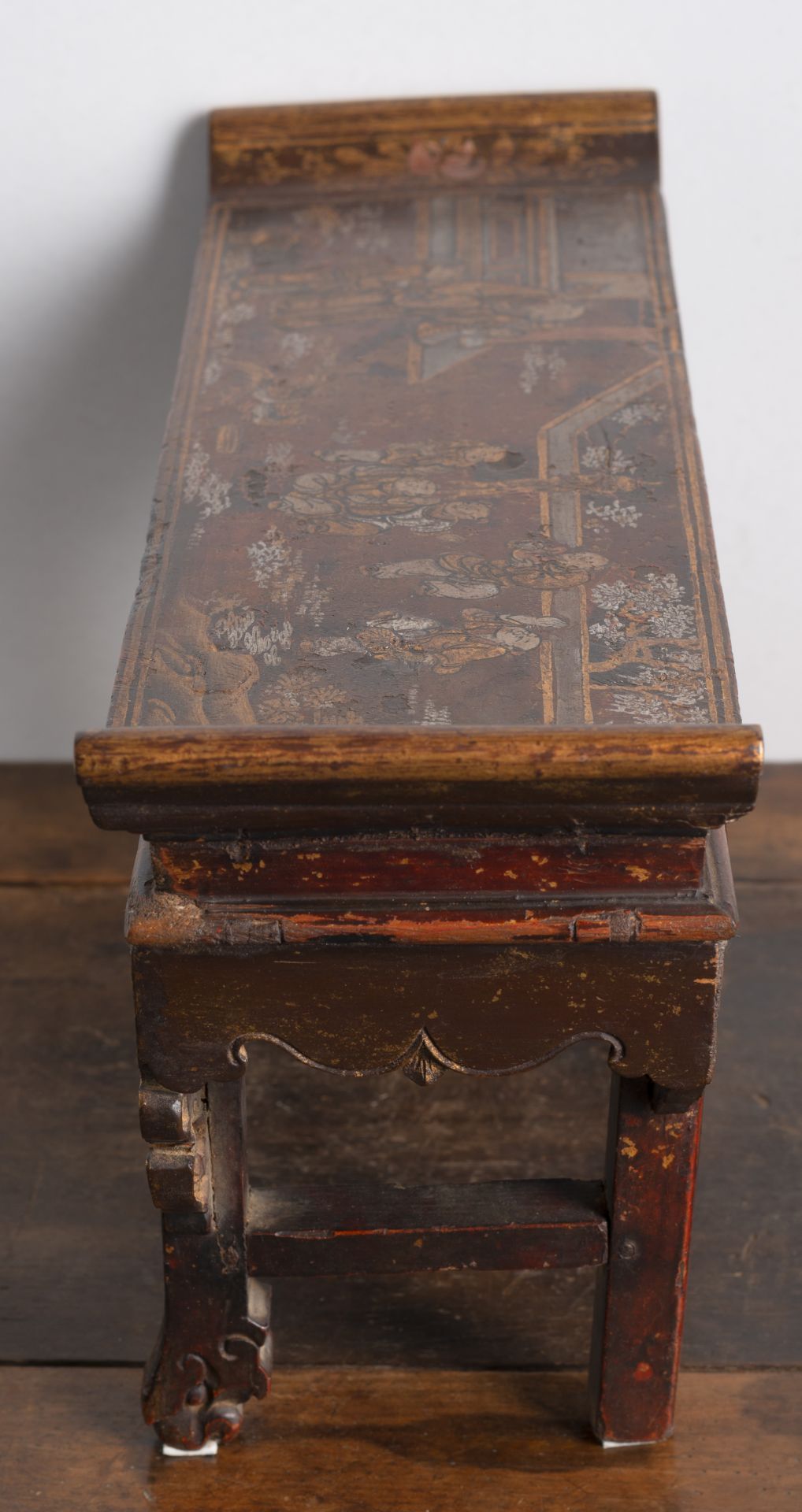 A MINIATURE WOOD ALTAR TABLE WITH FIGURAL LACQUERED DECORATION AND APRON WITH SQUIRREL AMIDST LEAV - Image 4 of 5