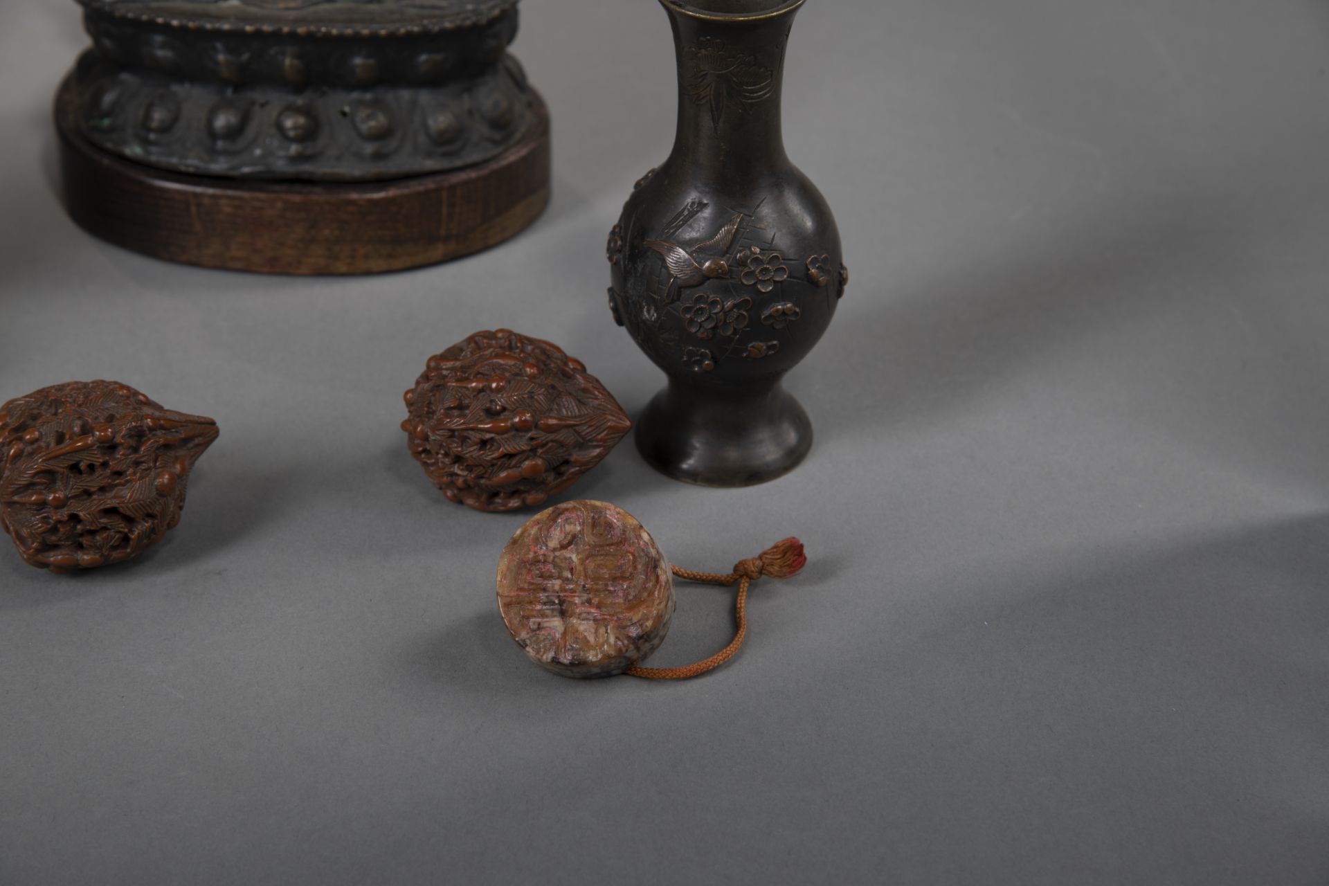 TWO BRONZE FIGURES OF AMITAYUS AND MANJUSHRI, A FLORIFORM BRONZE TRAY, TWO WALNUT CARVINGS, A SMALL - Image 4 of 5