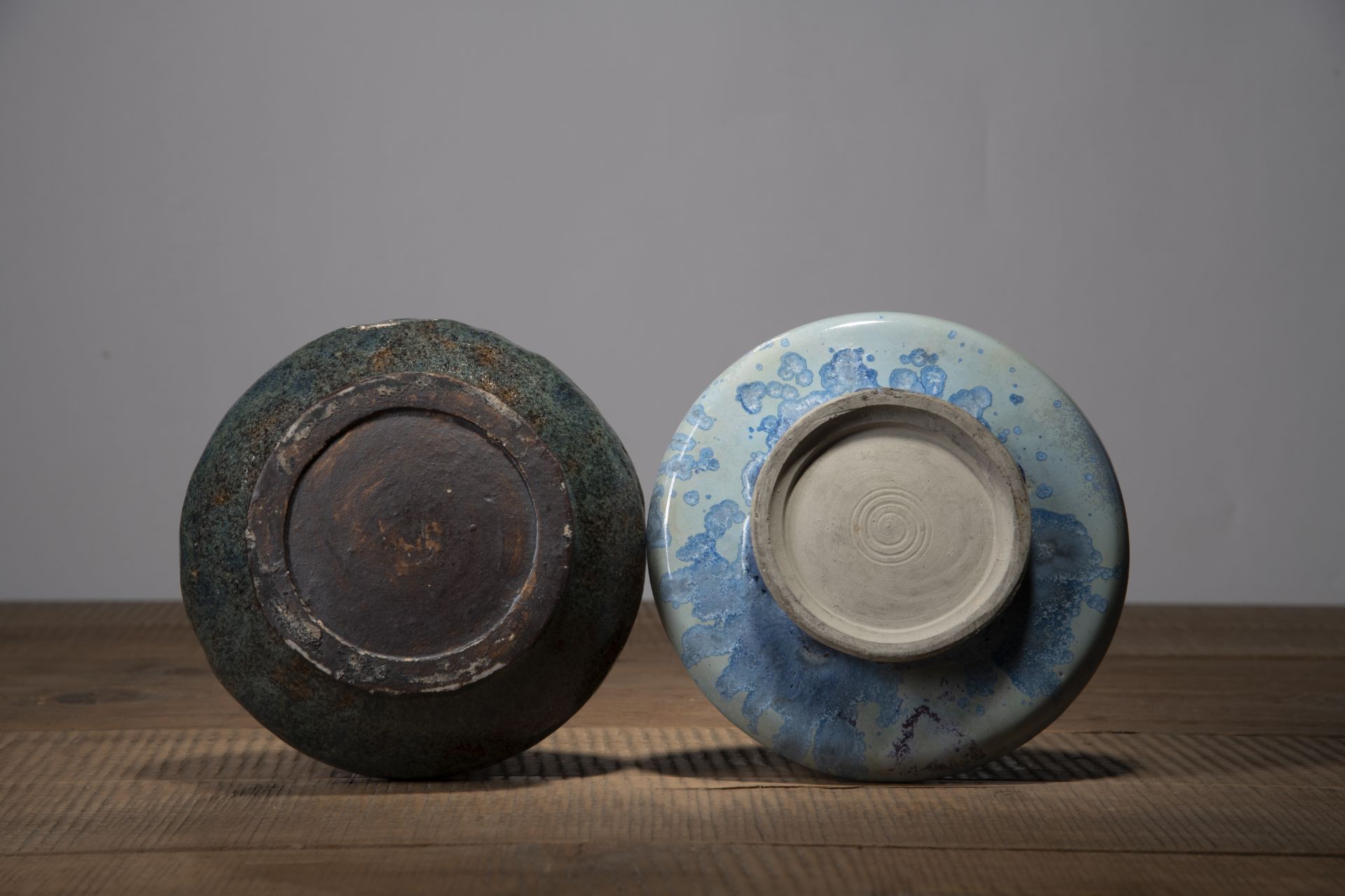 TWO LONG-NECK CERAMIC VASES OF 'SHIWAN' WARE ET AL. - Image 3 of 4