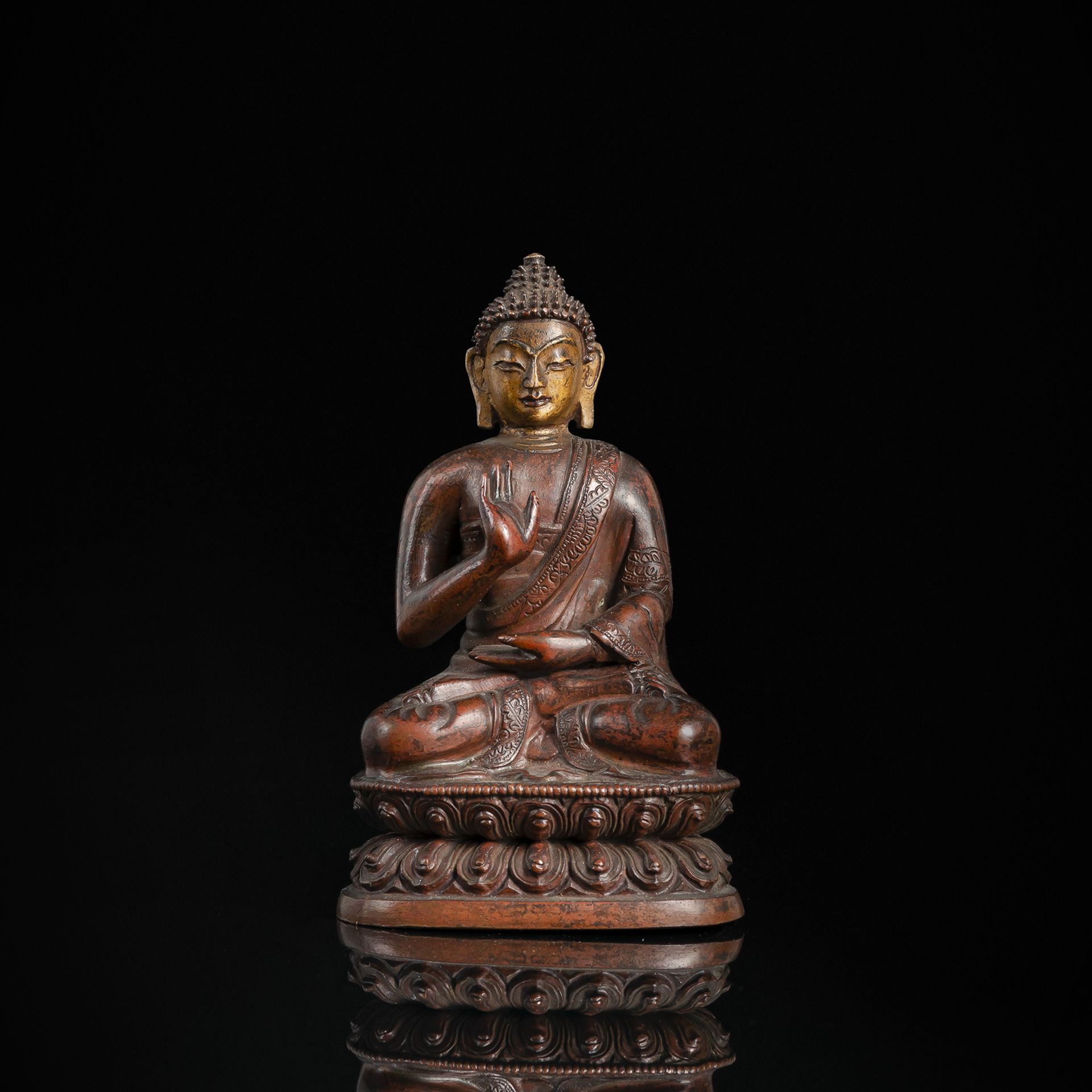 Figur des Namo Shakyamuni Buddha aus Kupfer, teils vergoldet