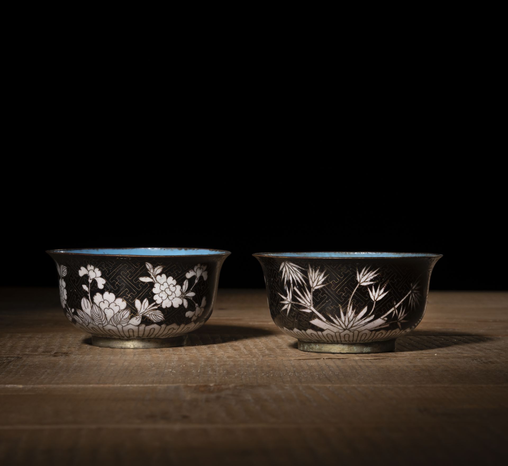 A PAIR OF FLORAL CLOISONNÉ-ENAMEL BOWLS - Image 2 of 4