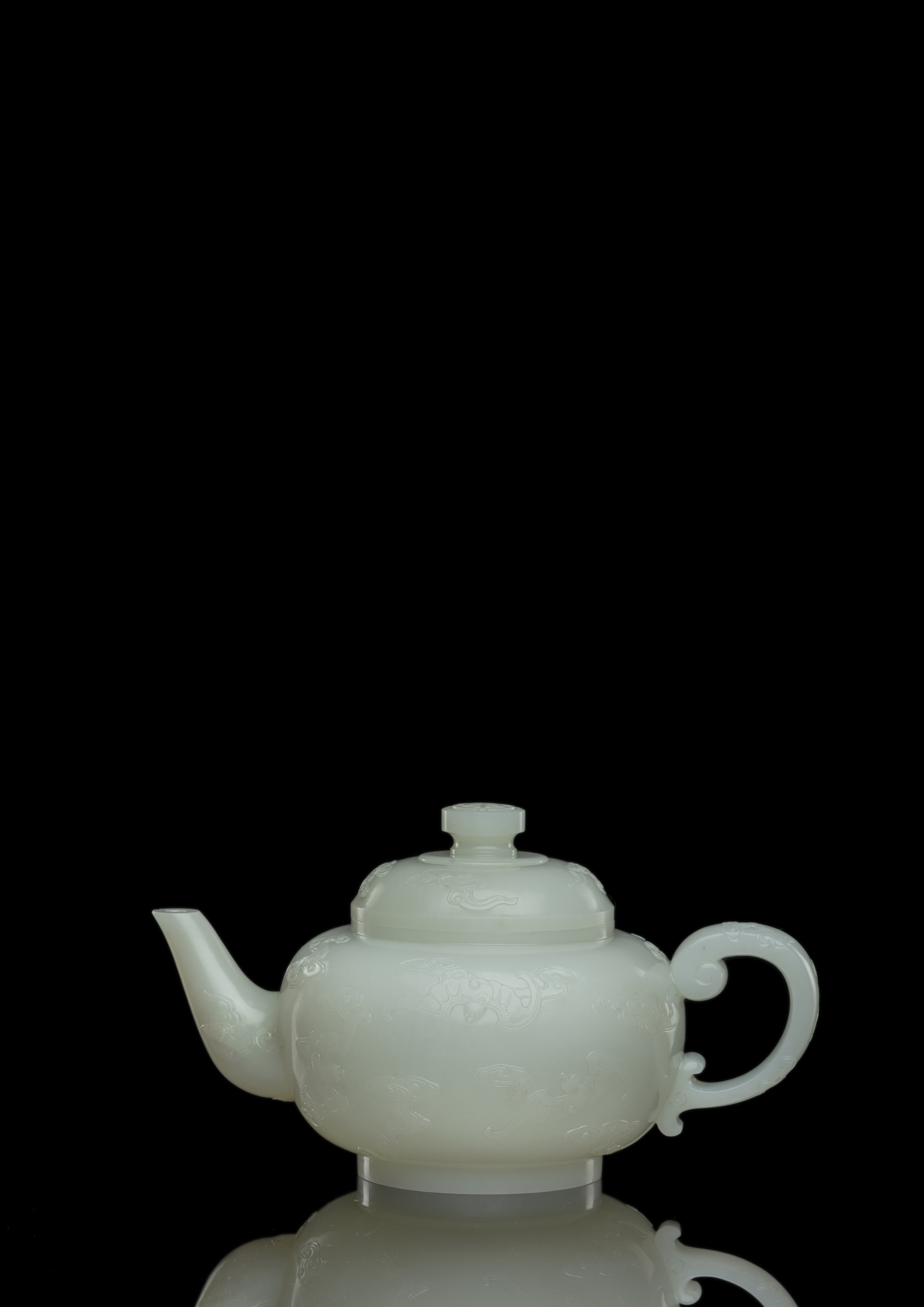 AN EXCEPTIONAL AND LARGE NEAR WHITE JADE TEAPOT AND COVER - Image 2 of 7