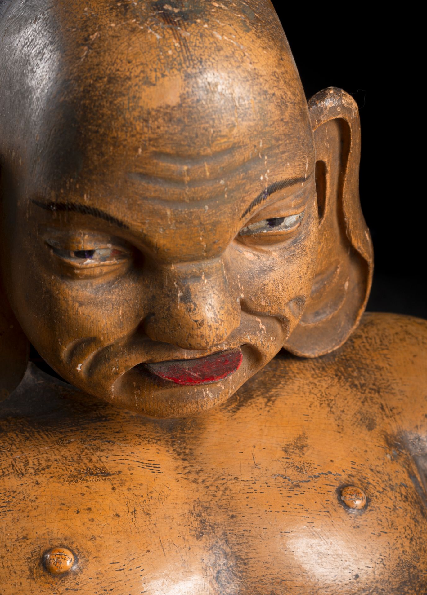 A PAINTED POTTERY AND WOOD FIGURE OF SEATED BUDAI WITH MOVABLE HEAD, TONGUE AND HANDS - Image 3 of 3