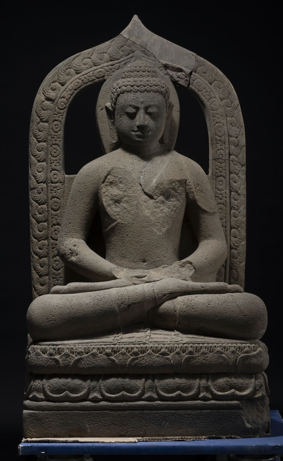 Vulkansteinfigur des Buddha Shakyamuni - Bild 10 aus 10