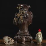 Fein geschnitzte Vase aus Speckstein, Jadeschnitzerei und Snuffbottle
