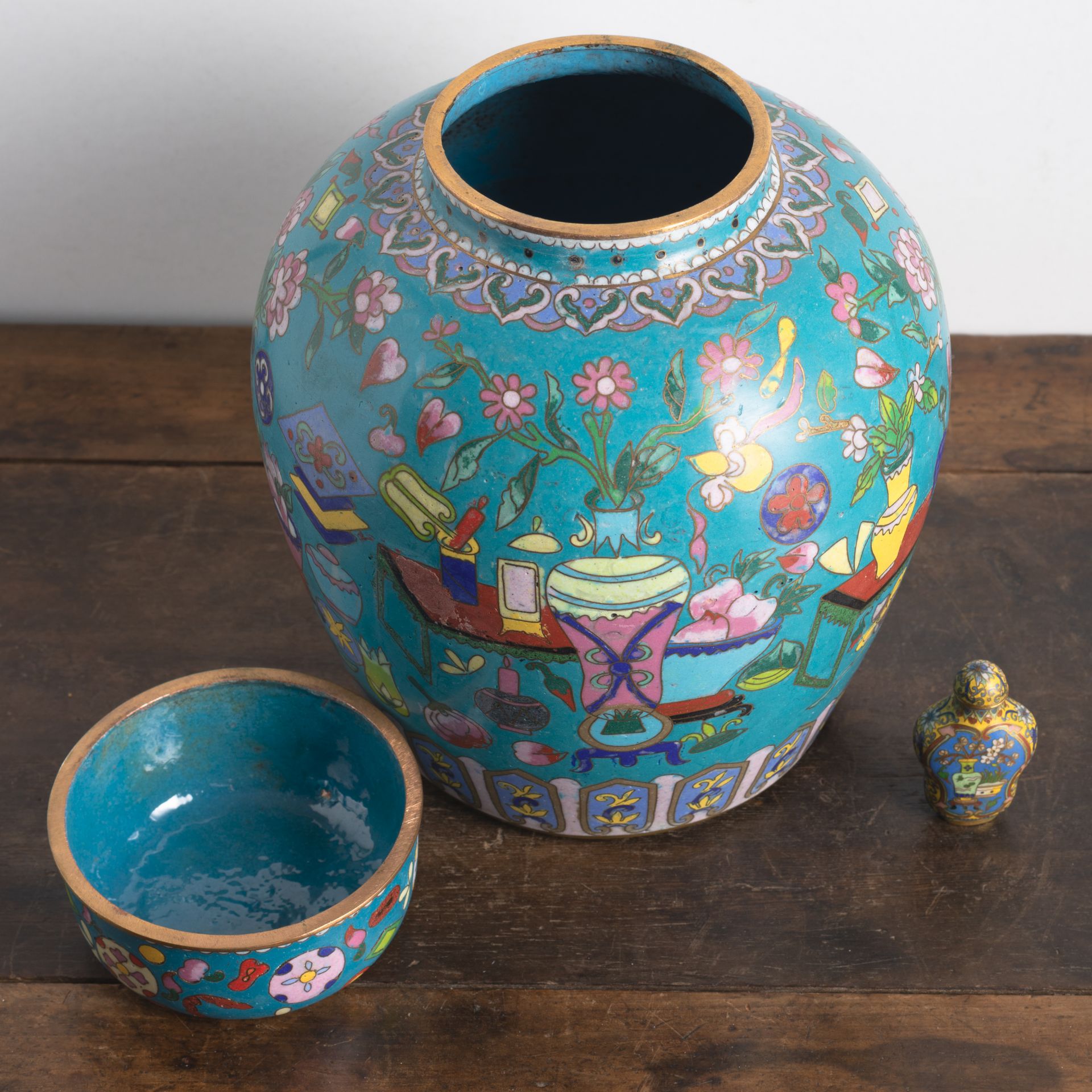 TWO CLOISONNÉ-ENAMEL VASES AND A SNUFFBOTTLE - Image 5 of 8