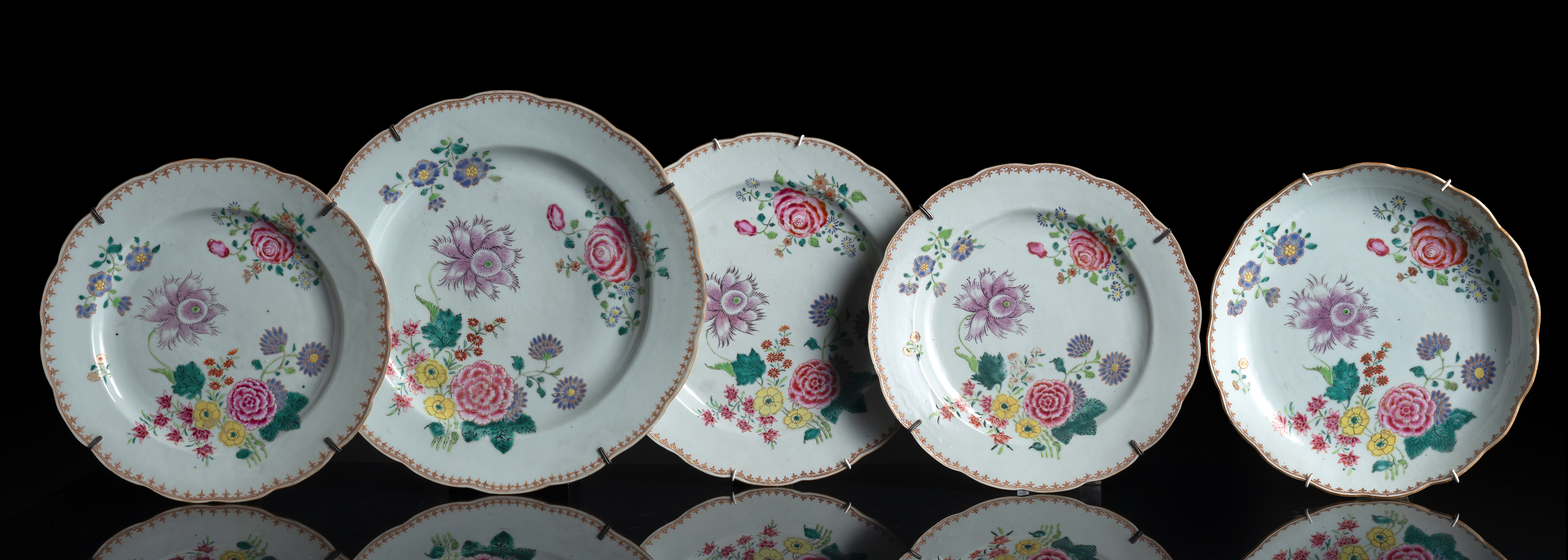 A PARTIAL 'FAMILLE ROSE' PORCELAIN SERVICE - Image 4 of 4