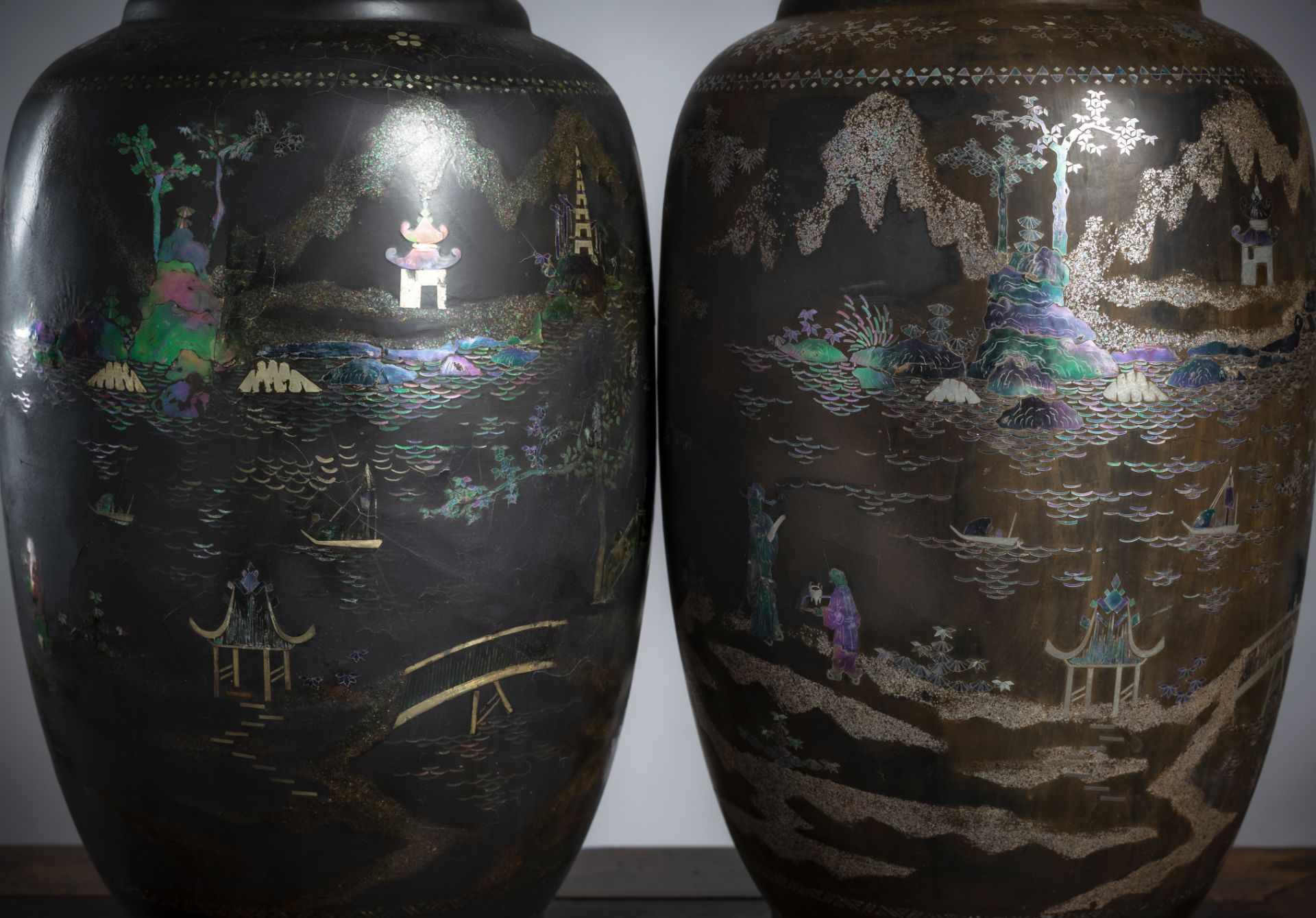 A VERY RARE AND LARGE PAIR OF LAC-BURGAUTÉ PORCELAIN VASES AND COVERS - Image 7 of 7