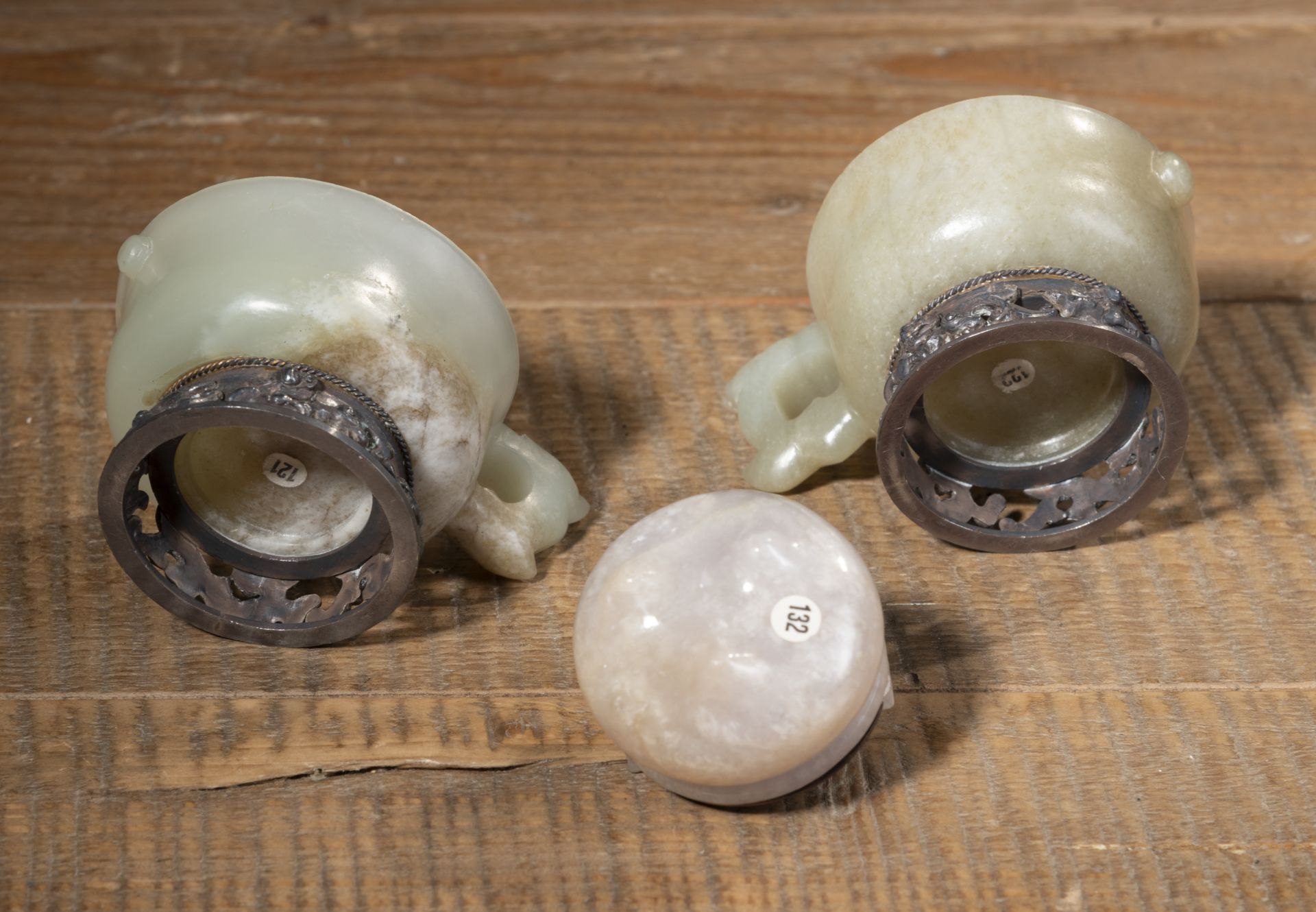 TWO METAL-MOUNTED JADE CUPS AND A SMALL TRIPOD JADE CENSER - Image 5 of 5