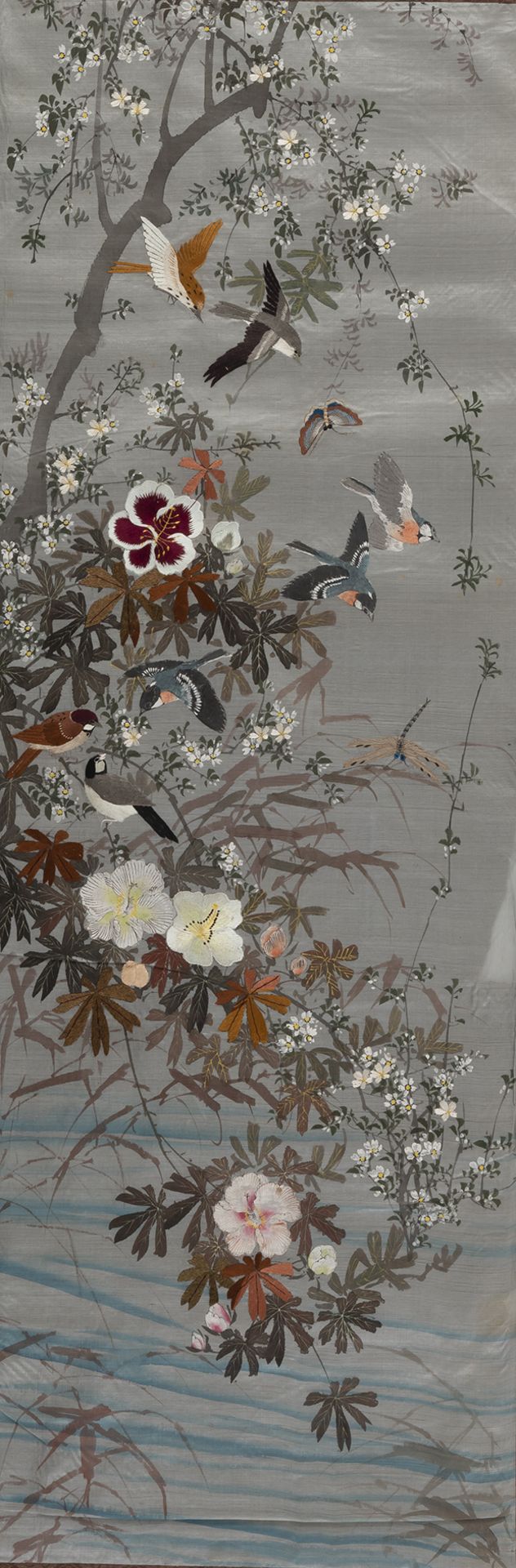 FOUR SILK PAINTINGS DEPICTING BIRDS AND FLOWERS - Image 3 of 4