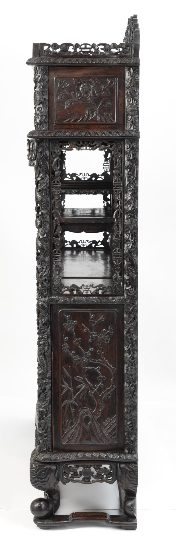 AN INTRICATELY CARVED OPENWORK DRAGON, QILIN, BAMBOO AND POMEGRANATE DISPLAY CABINET - Image 6 of 8