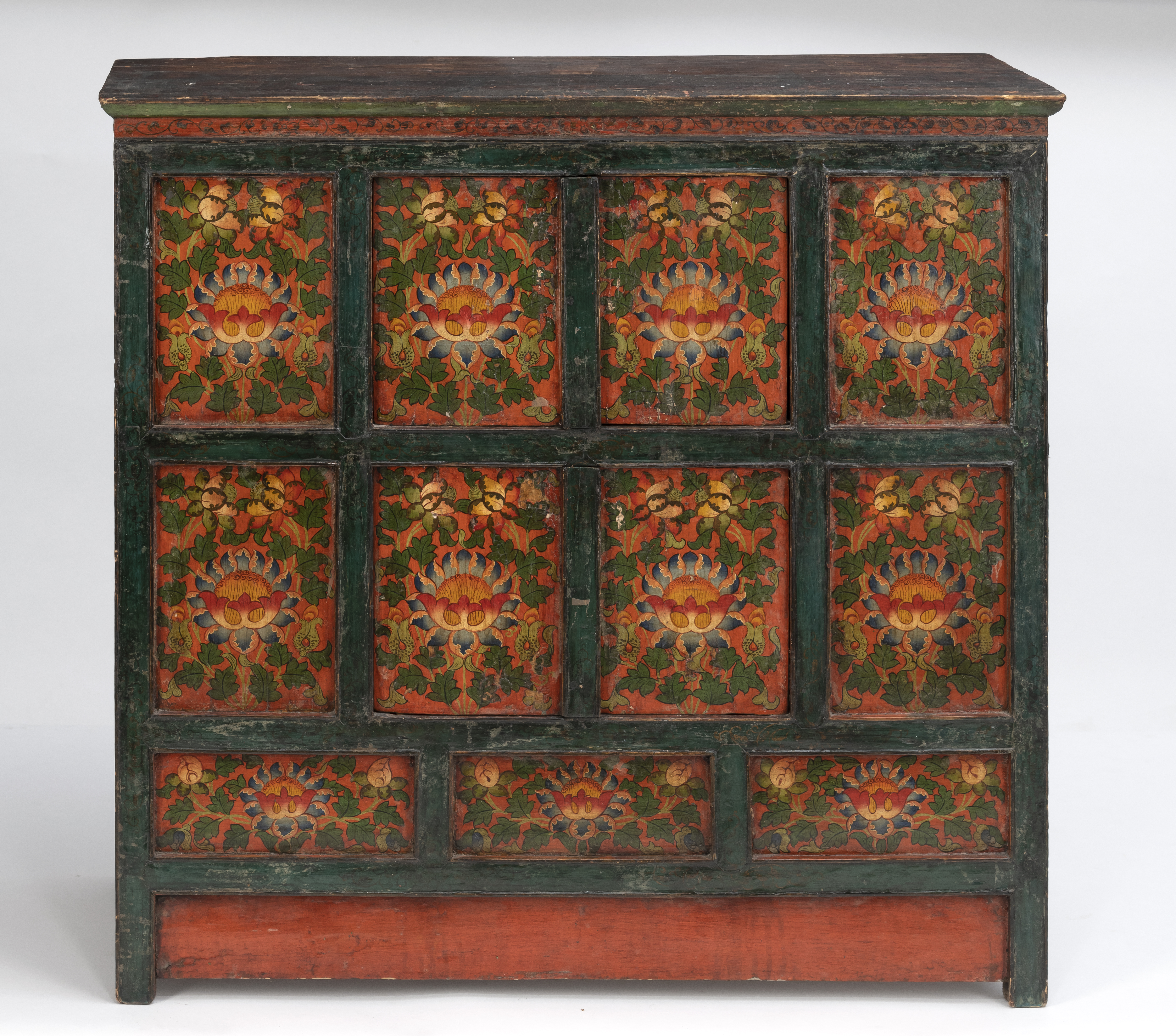 A PAIR OF POLYCHROME WOOD CUPBOARDS - Image 13 of 13