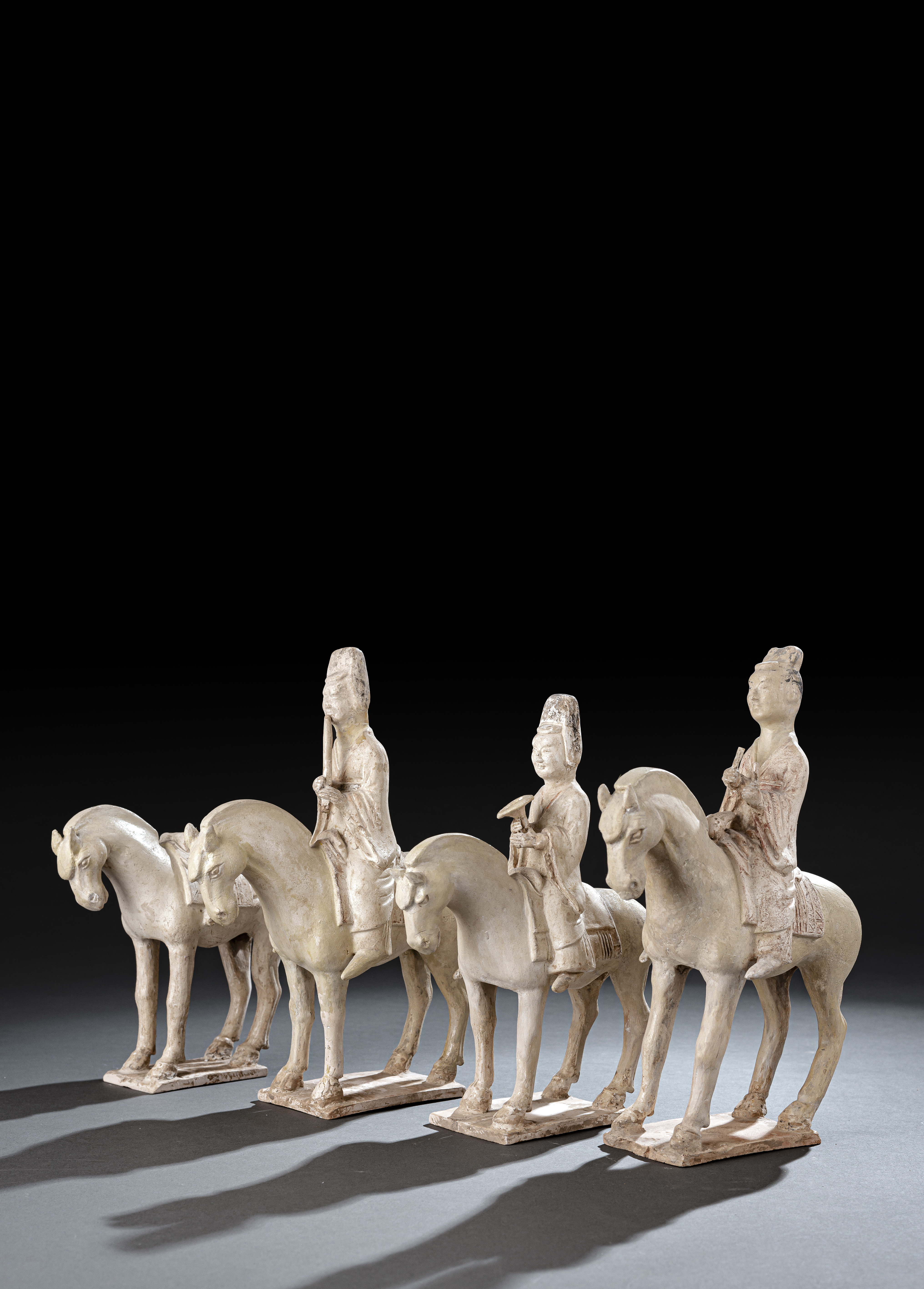 A GROUP OF FOUR STRAW-GLAZED EARTHENWARE HORSES AND RIDERS AND A HORSE - Image 2 of 4