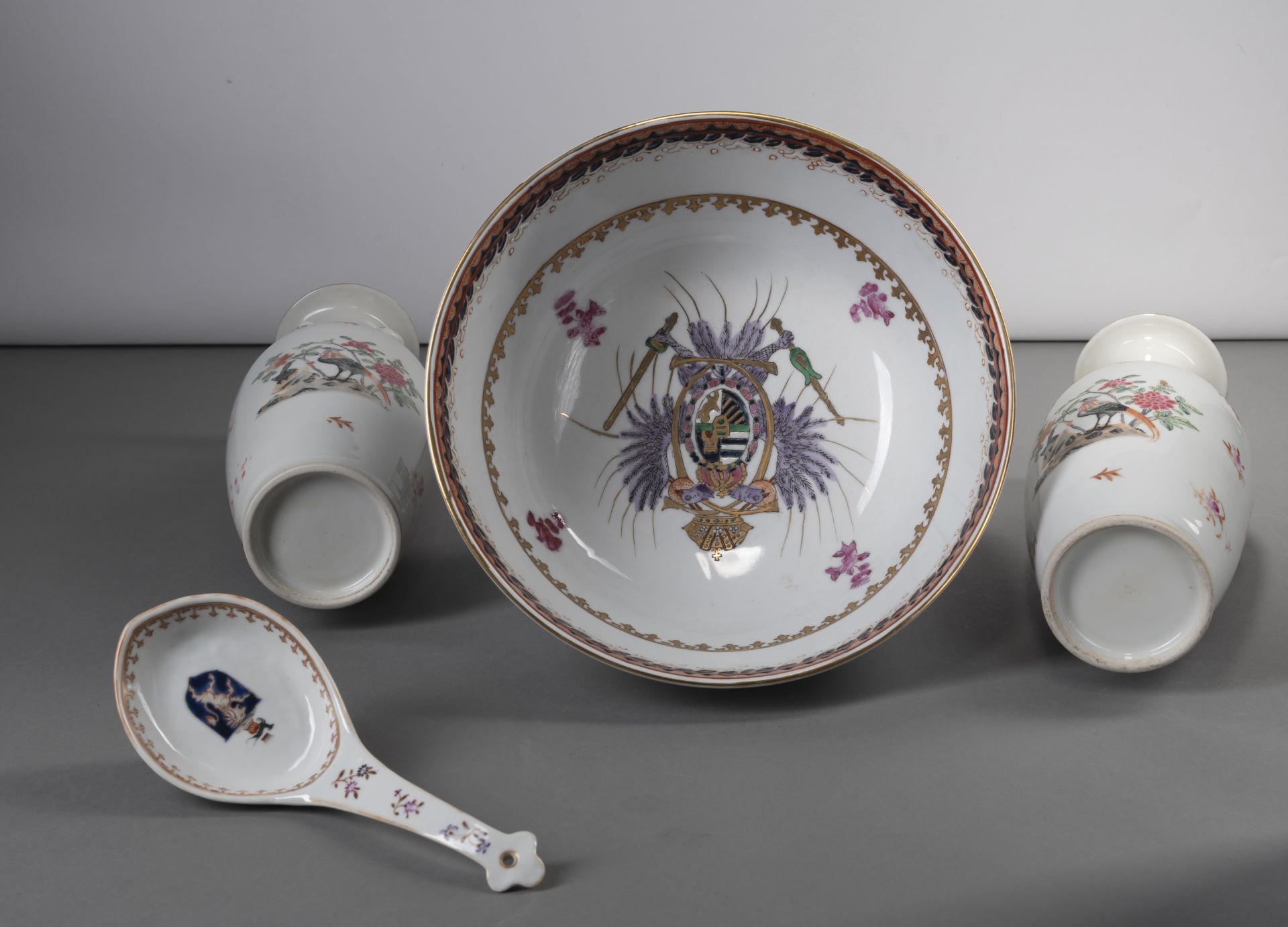 A PAIR OF 'FAMILLE ROSE' PORCELAIN VASES WITH AUSTRIAN COAT-OF-ARMS, AN ARMORIAL PUNCH BOWL, AND A - Image 4 of 5