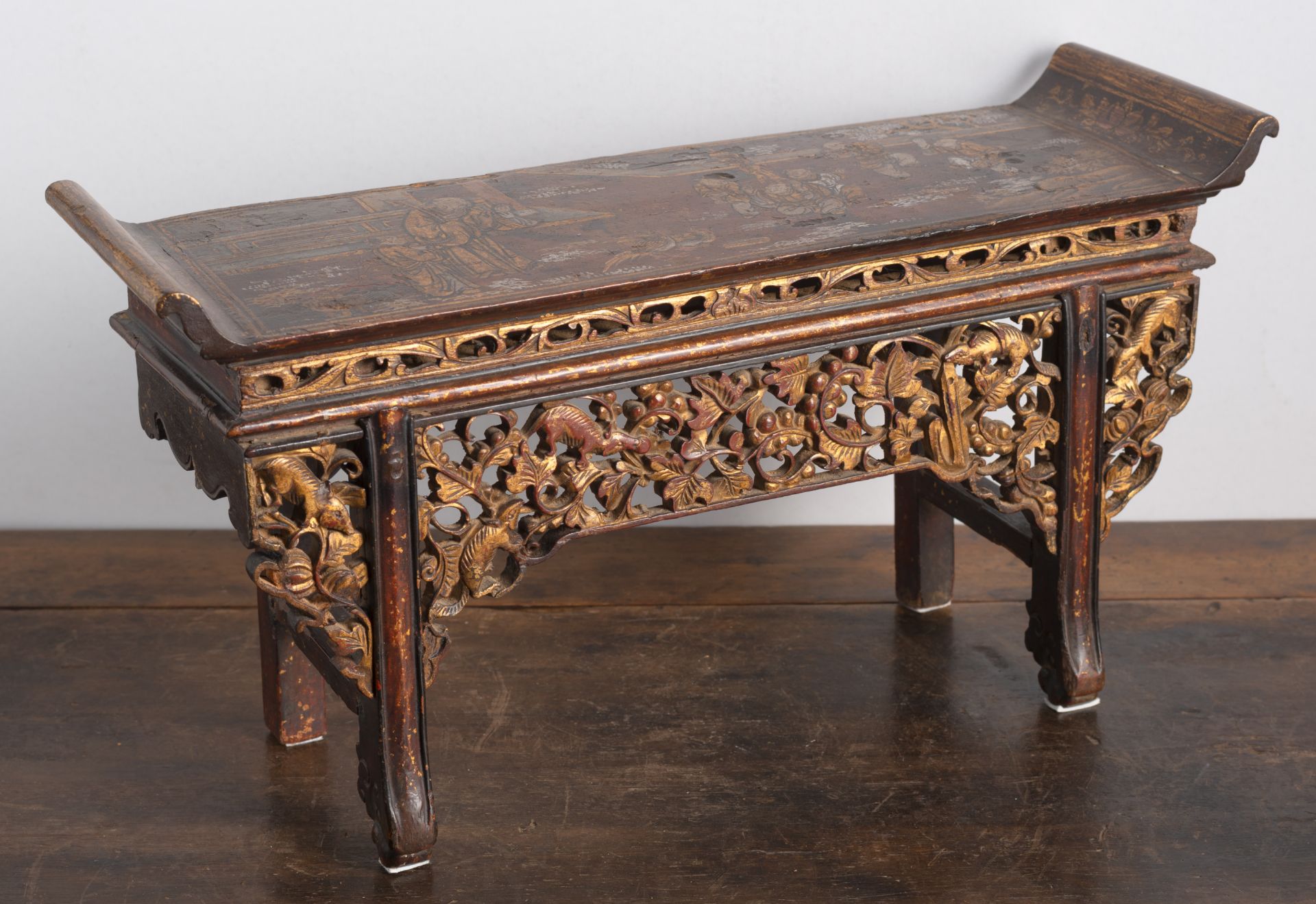 A MINIATURE WOOD ALTAR TABLE WITH FIGURAL LACQUERED DECORATION AND APRON WITH SQUIRREL AMIDST LEAV - Image 2 of 5