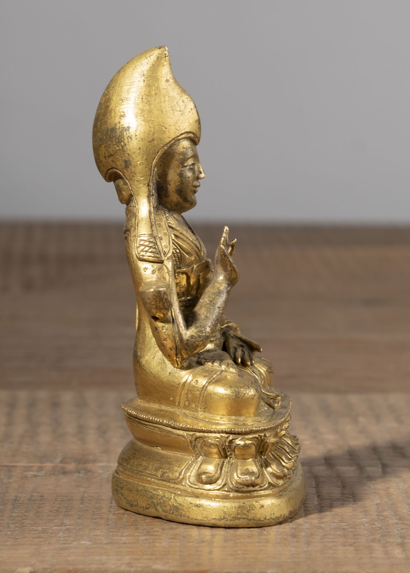 Feuervergoldete Figur aus Bronze vermutlich Tsongkhapa - Bild 3 aus 6