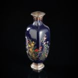Cloisonné-Vase mit Vögeln und Blüten mit Silber gefasst