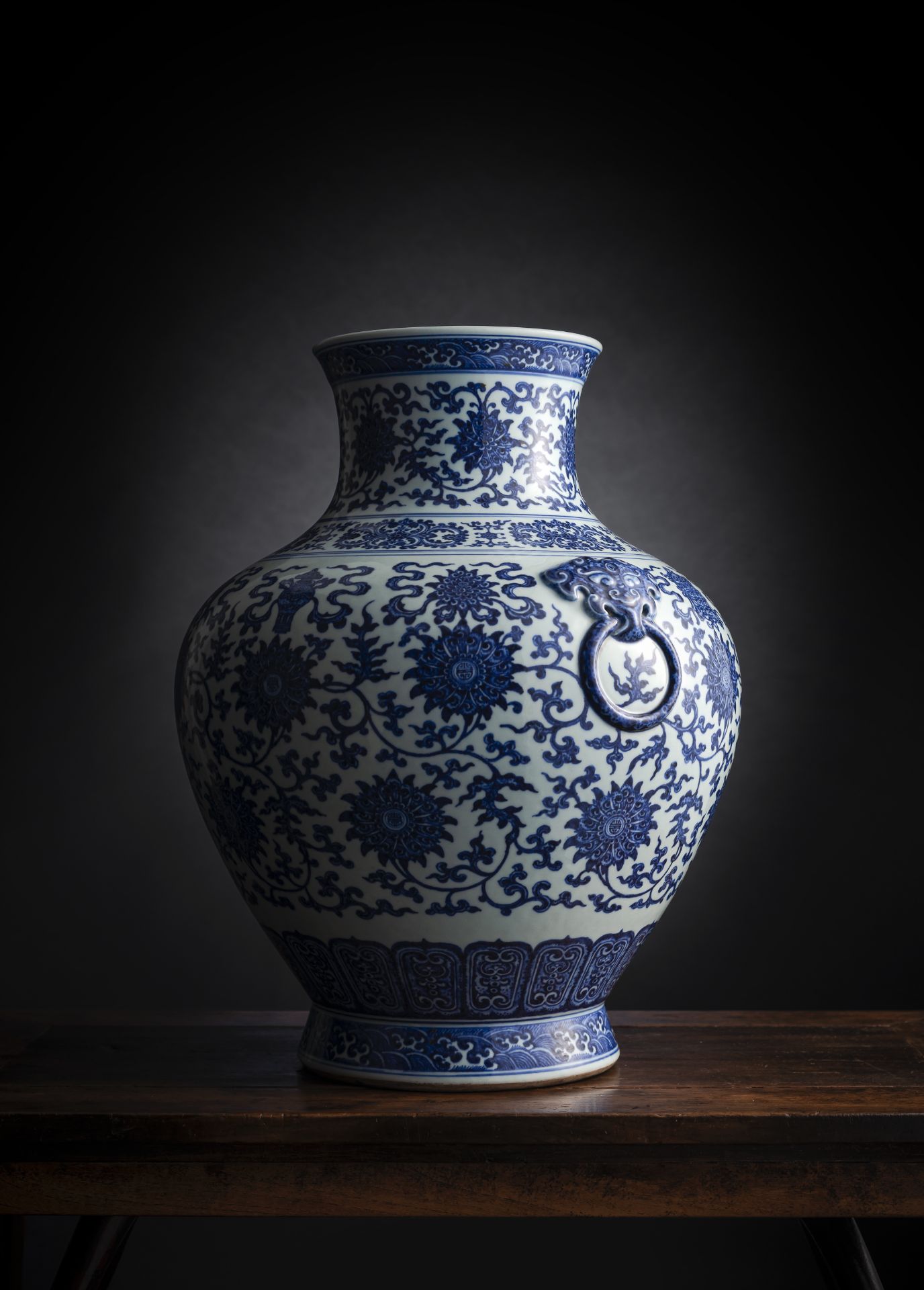 Feine kaiserliche Vase in 'Hu'-Form
