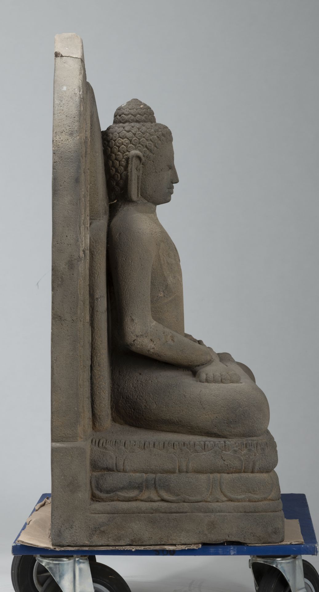 Vulkansteinfigur des Buddha Shakyamuni - Bild 5 aus 10