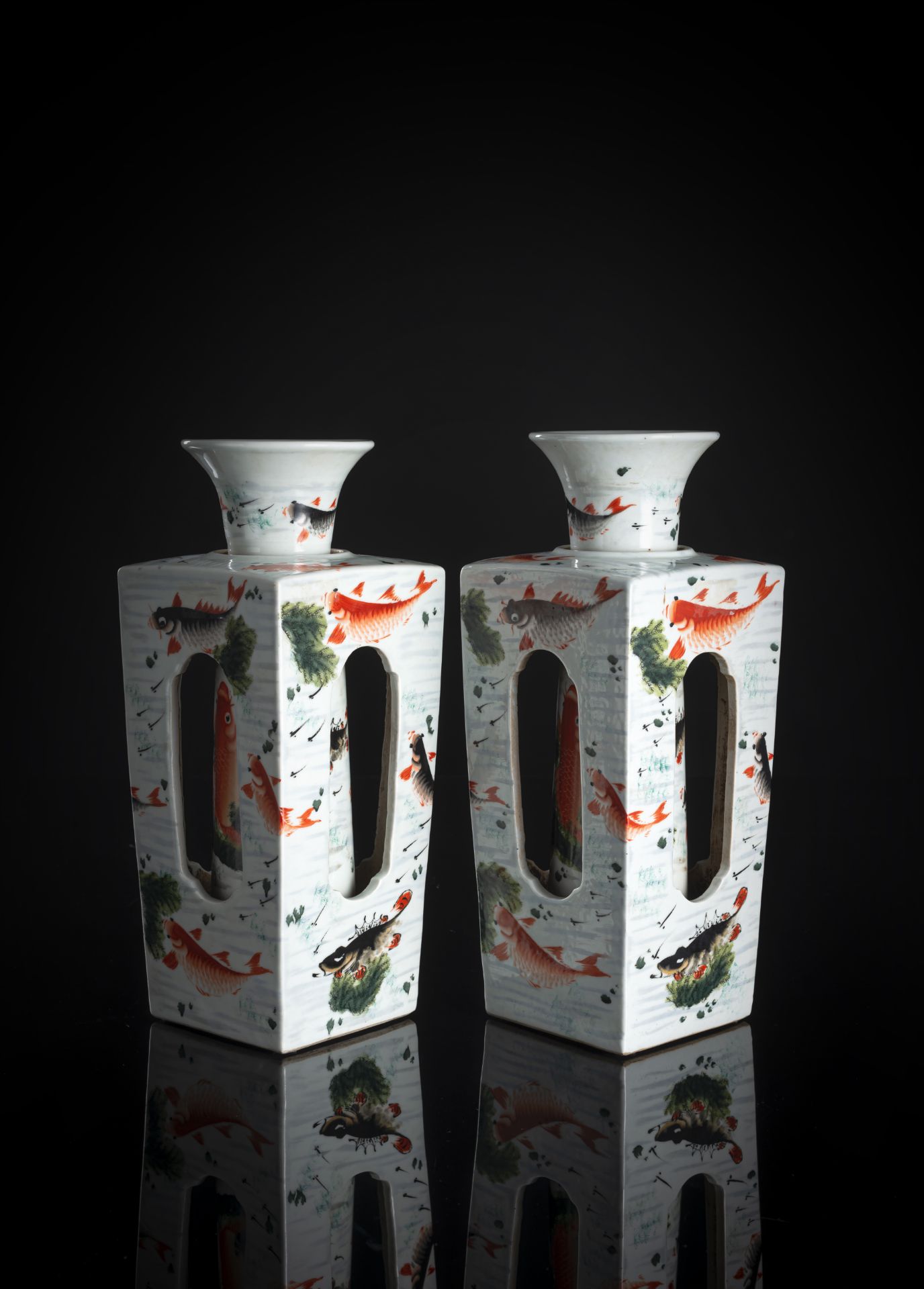 A PAIR OF POLYCHROME CARPS REVOLVING PORCELAIN VASES - Image 4 of 5