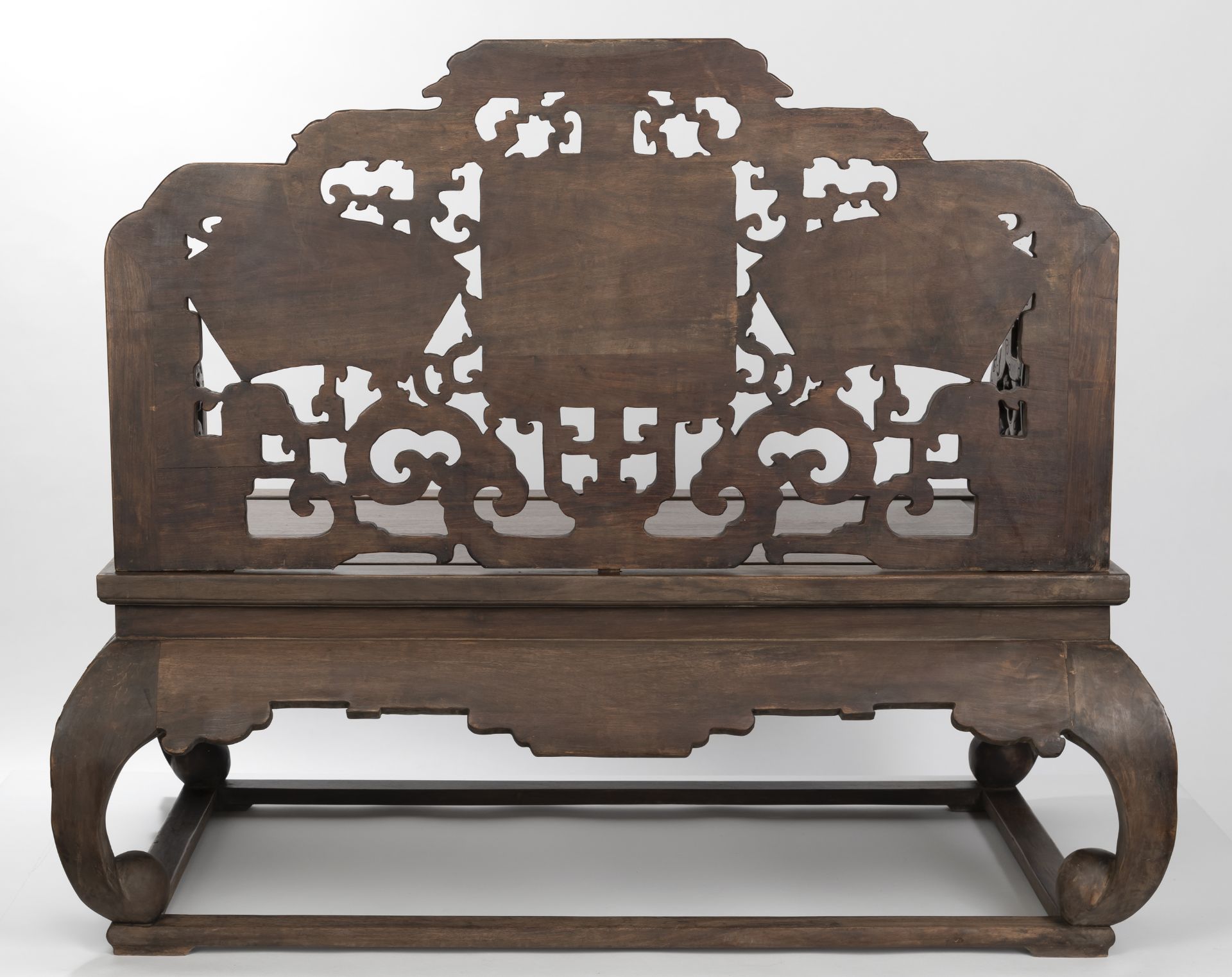 A FINELY CARVED HARDWOOD THRONE - Image 5 of 11