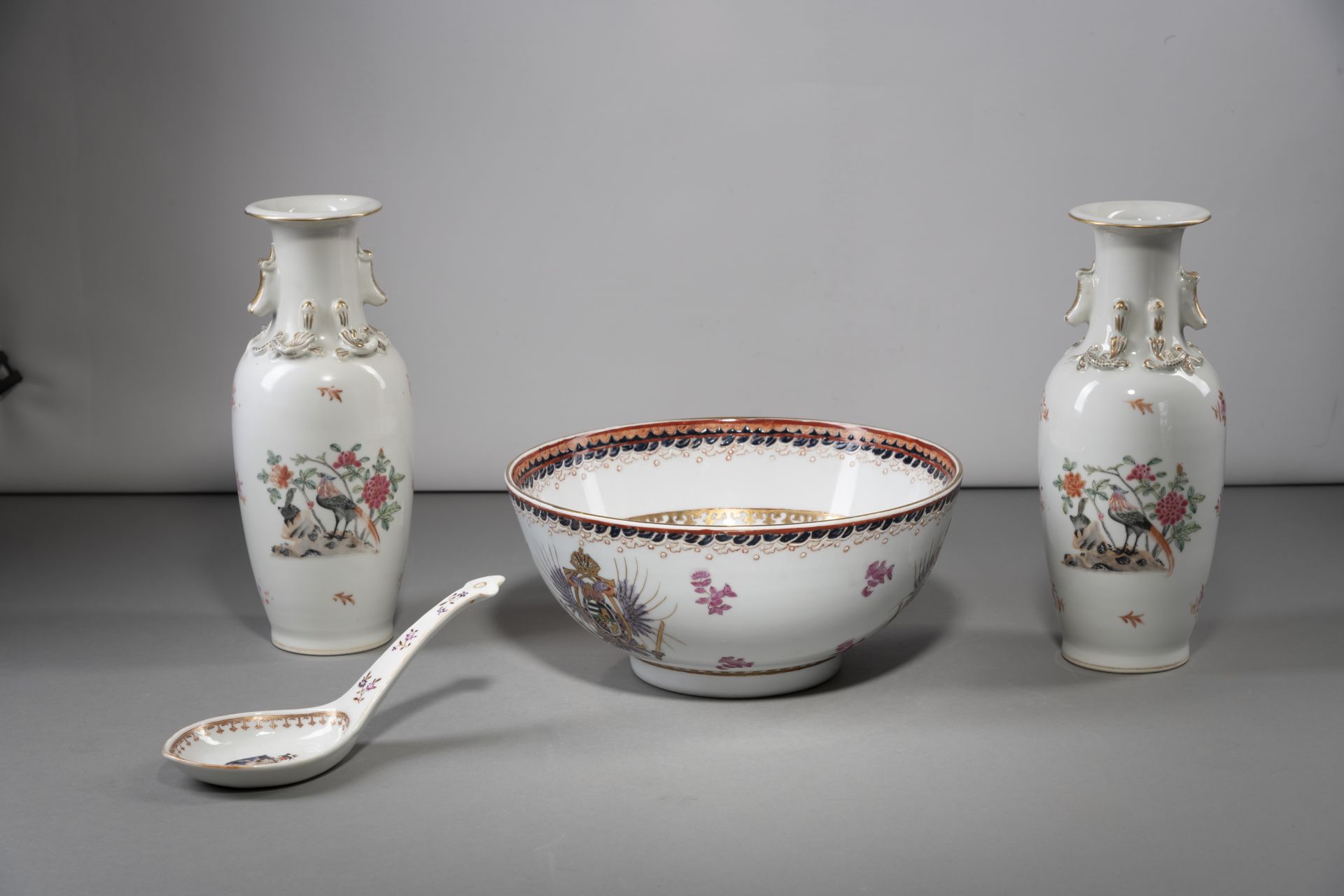 A PAIR OF 'FAMILLE ROSE' PORCELAIN VASES WITH AUSTRIAN COAT-OF-ARMS, AN ARMORIAL PUNCH BOWL, AND A - Image 3 of 5