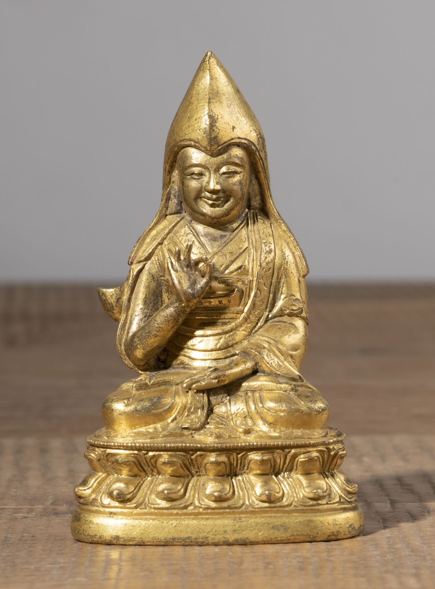 Feuervergoldete Figur aus Bronze vermutlich Tsongkhapa - Bild 2 aus 6