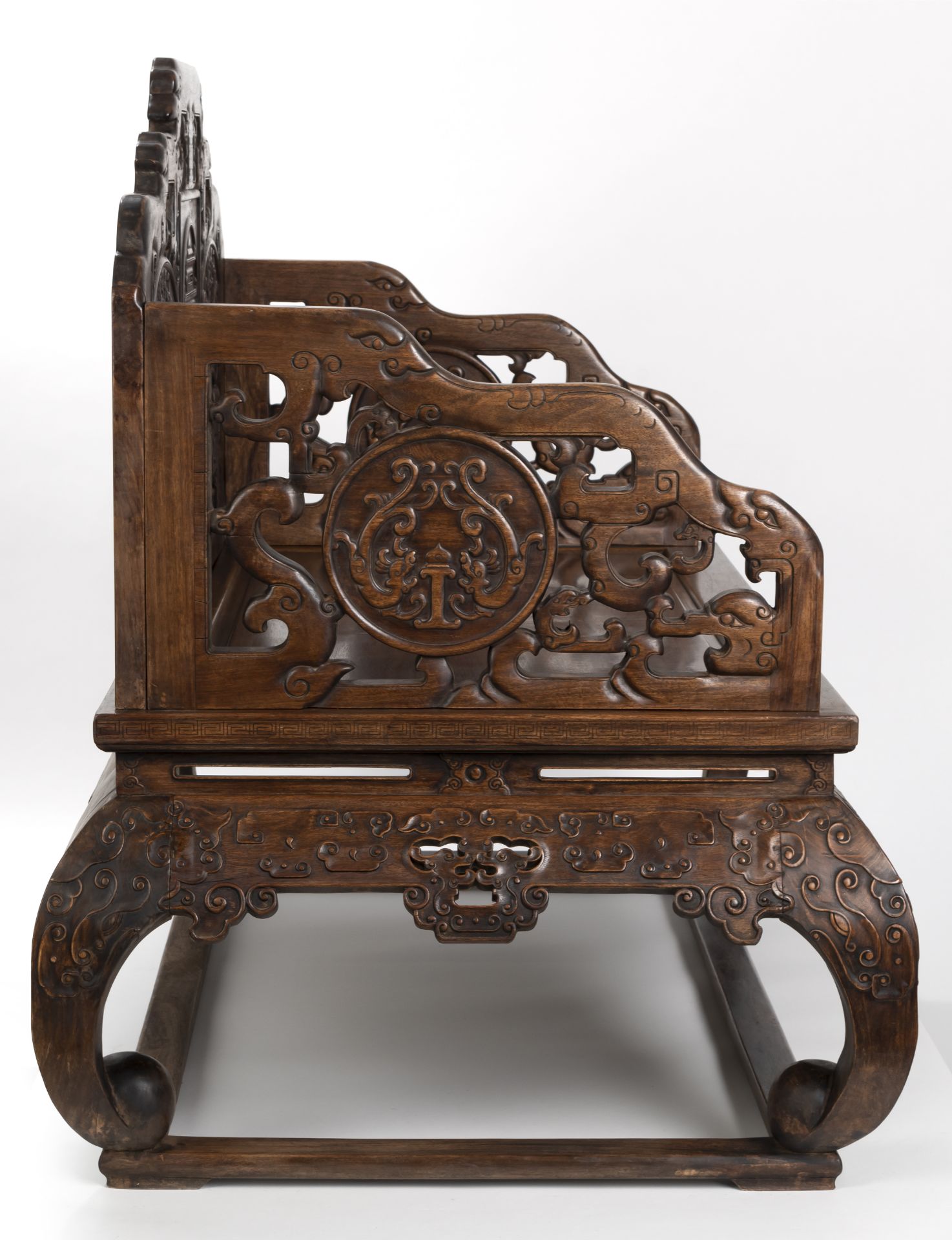 A FINELY CARVED HARDWOOD THRONE - Image 3 of 11