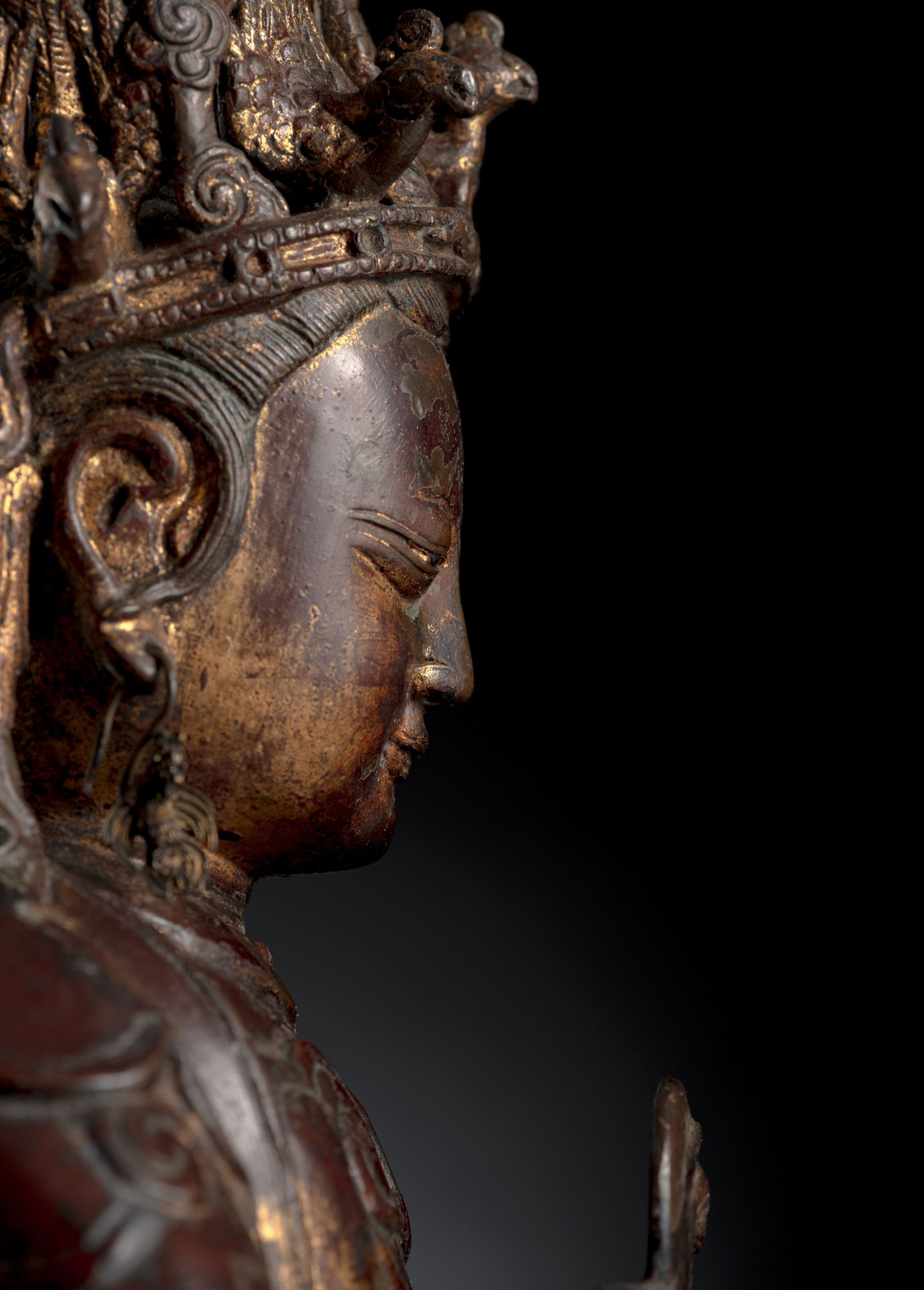 A GILT-LACQUERED BRONZE FIGURE OF THE DAOIST GODDESS OF EYESIGHT, YANGUANG NIANGNIANG - Image 8 of 8