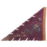 Purpurfarbenes Banner mit Drachen