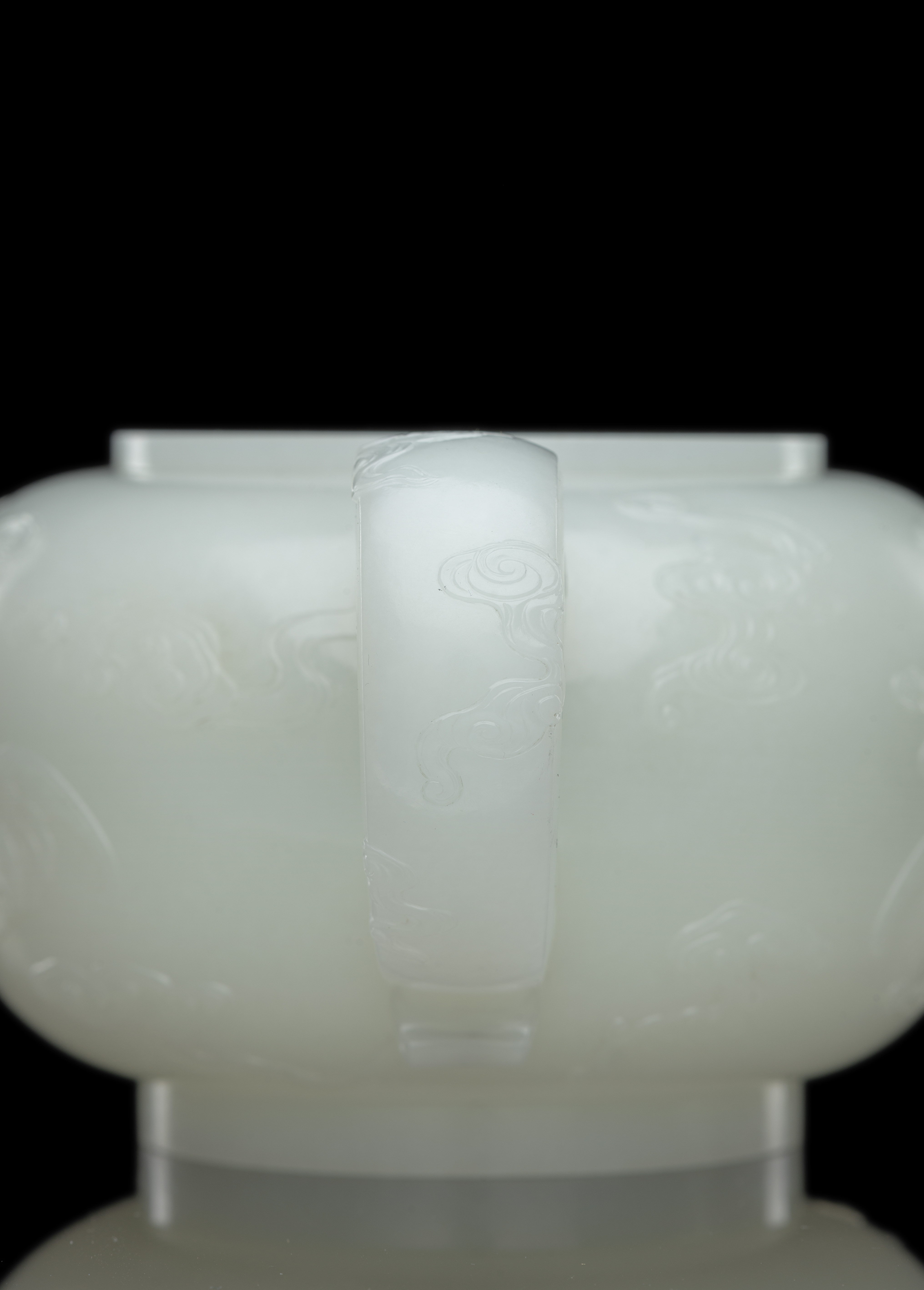 AN EXCEPTIONAL AND LARGE NEAR WHITE JADE TEAPOT AND COVER - Image 6 of 7