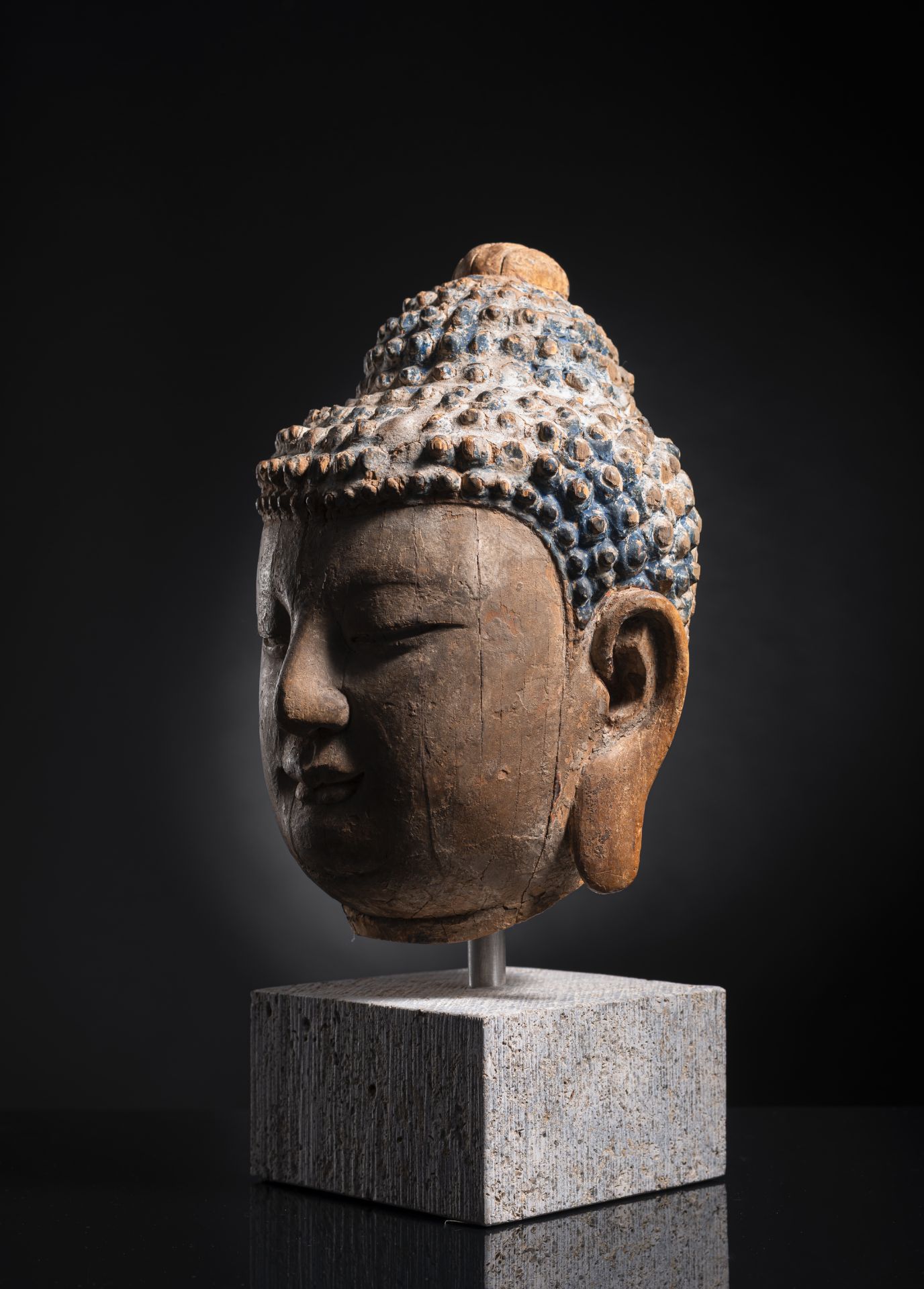 A FINE WOOD HEAD OF BUDDHA SHAKYAMUNI - Image 2 of 4