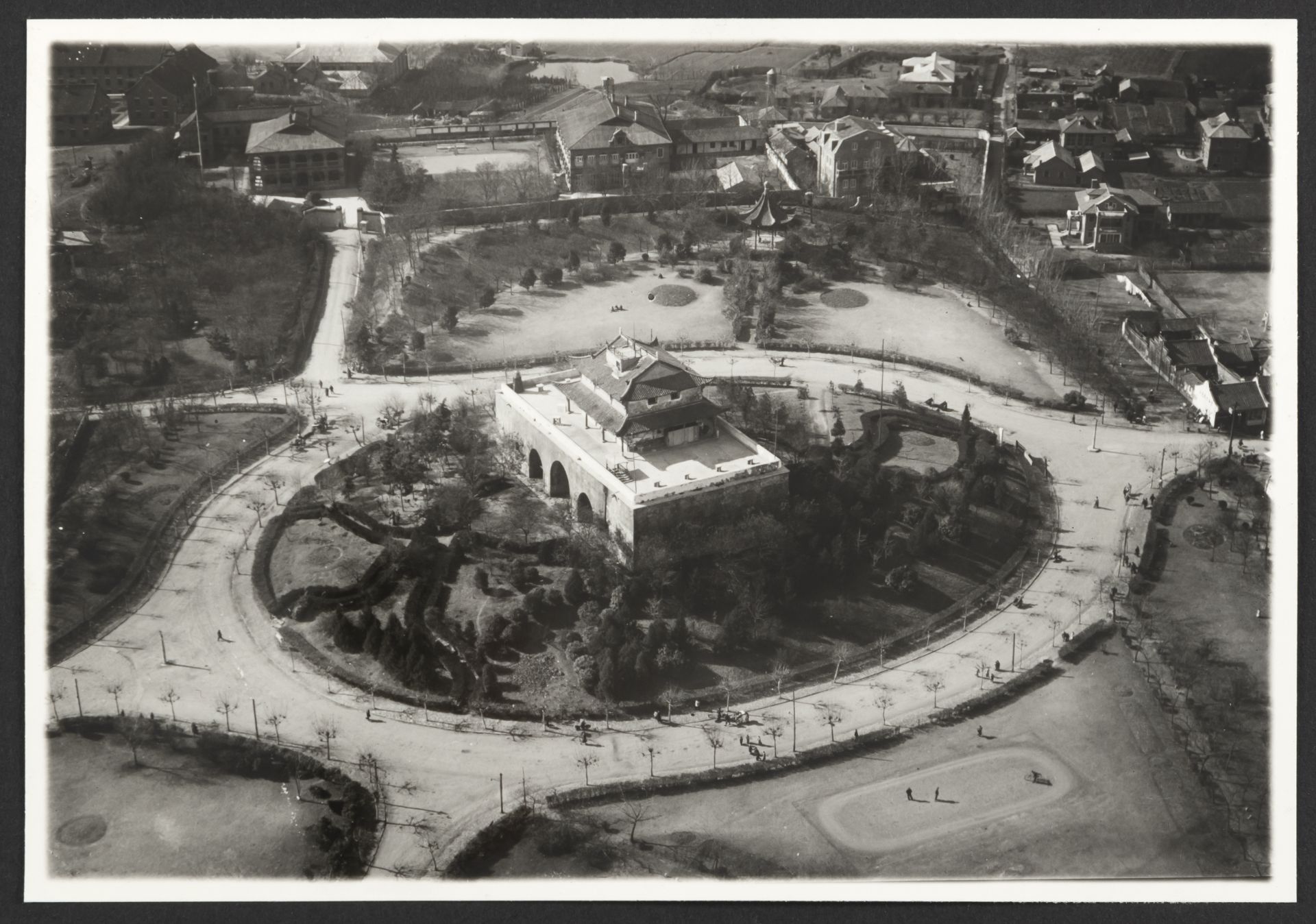 AN ALBUM WITH AERIAL PHOTOGRAPHS OF NANKING AND A FOLDER WITH PHOTOGRAPHS - Image 3 of 17