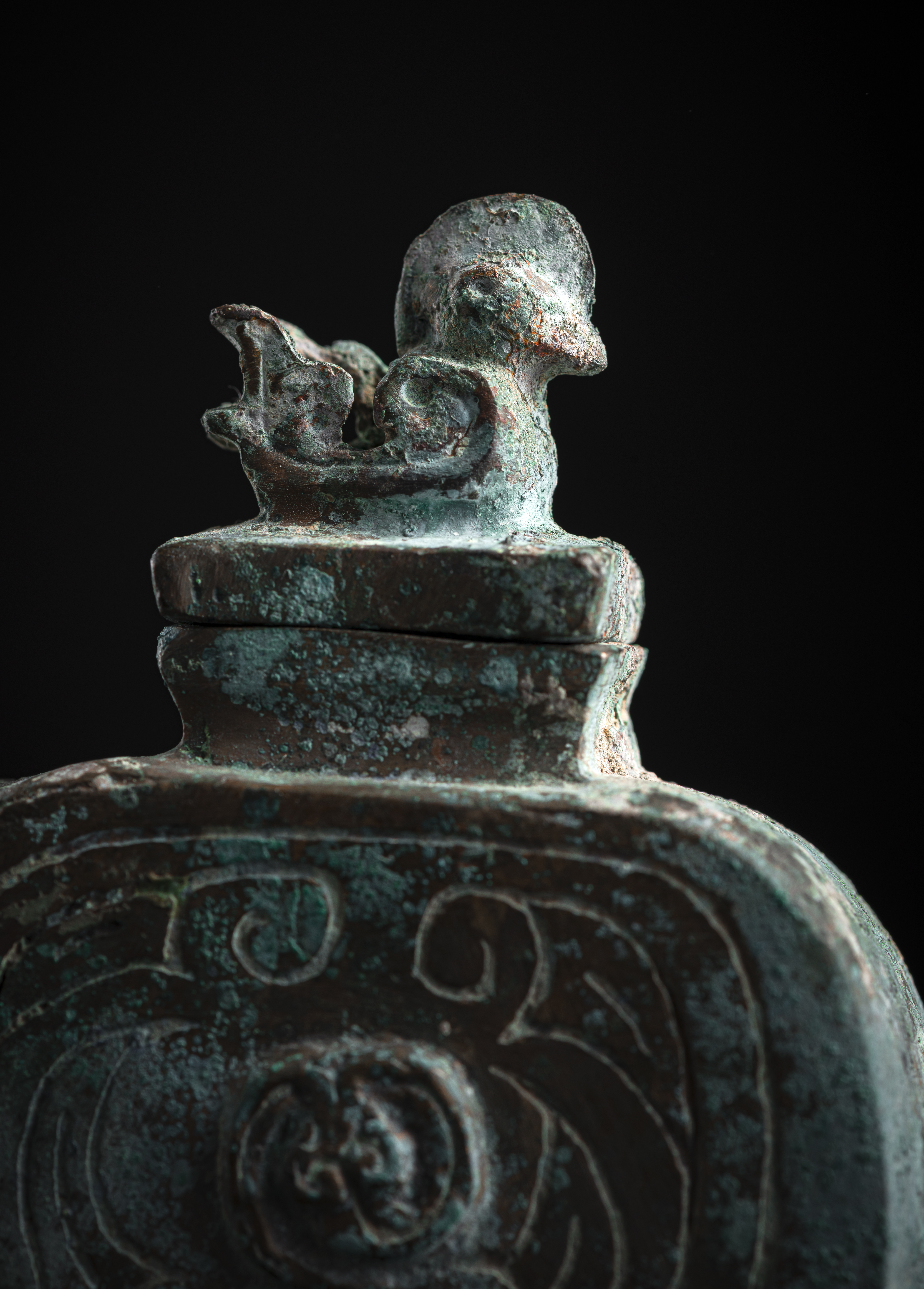 A SMALL ARCHAIC BRONZE EWER 'HE' - Image 4 of 4