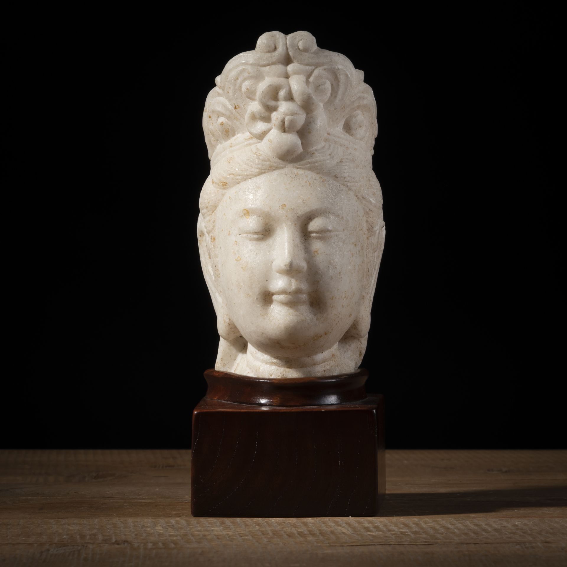 Kopf des Guanyin aus Marmor