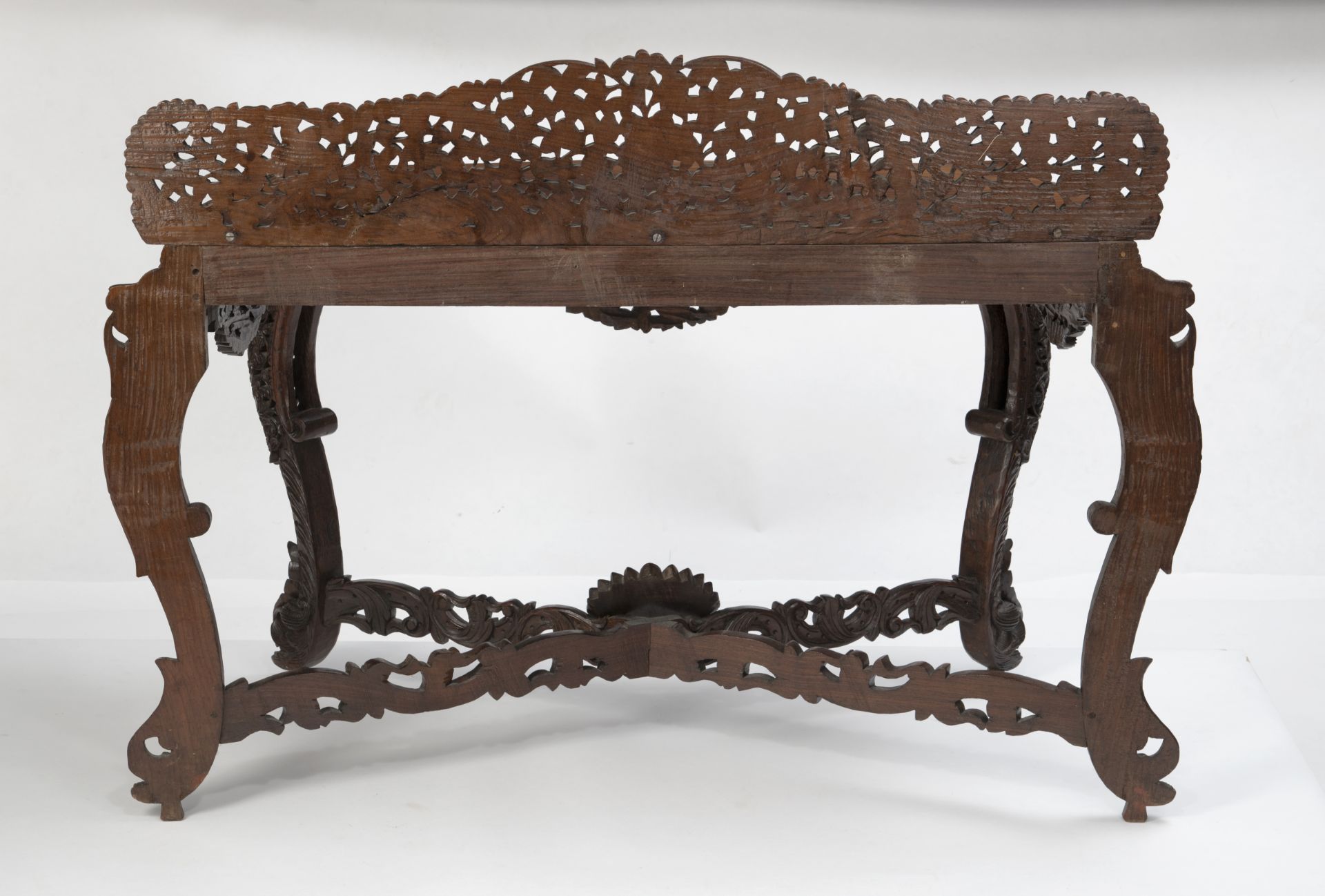 AN OPENWORK FLORAL APRON CONSOLE TABLE - Image 5 of 7