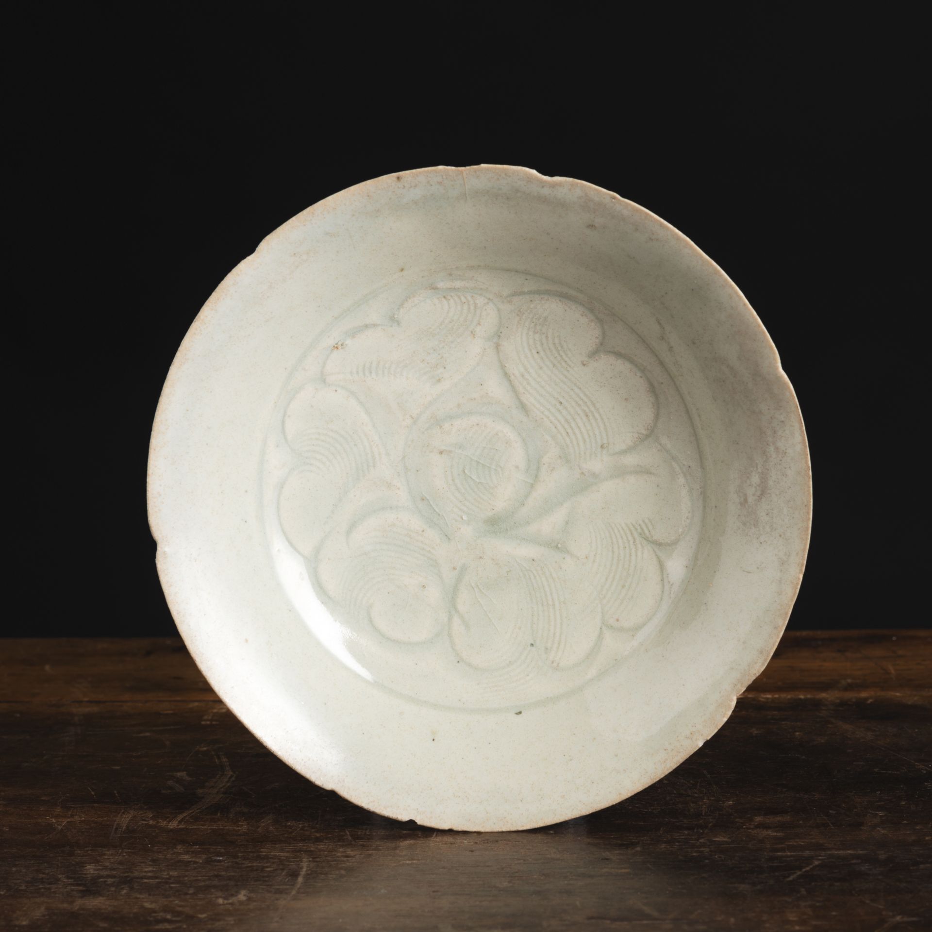 A SMALL 'QINGBAI'-WARE FLORIFORM BOWL