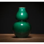 Smaragdgrün glasierte Kalebassenvase