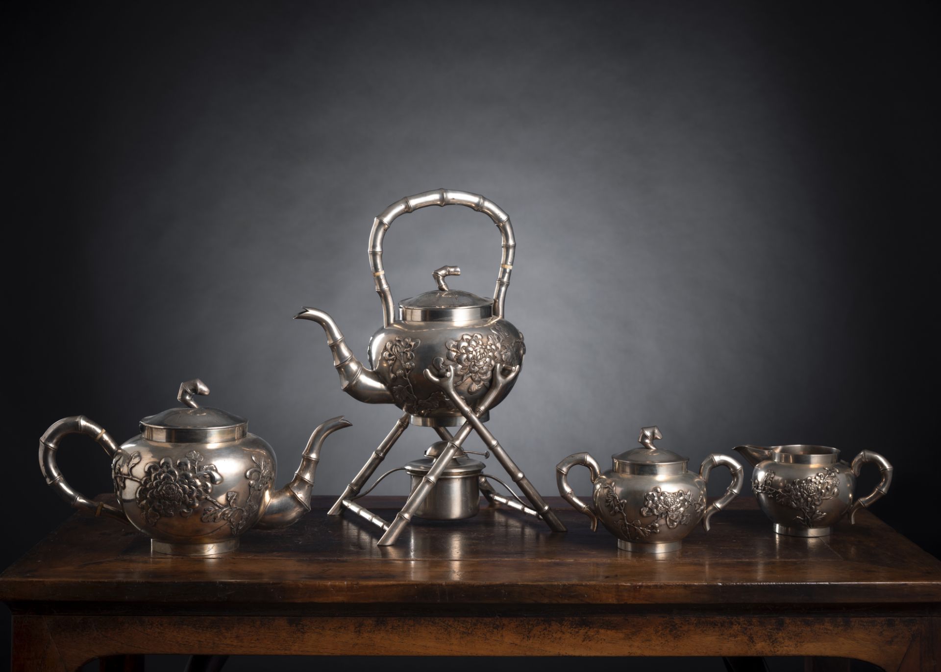 A SILVER SERVICE WITH TEA AND COFFEE POT WITH RECHAUD, MILK JUG AND SUGAR BOX AND COVER WITH CHRYSA