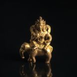 Feuervergoldete Bronze eines Begleiters auf einem Elefanten reitend
