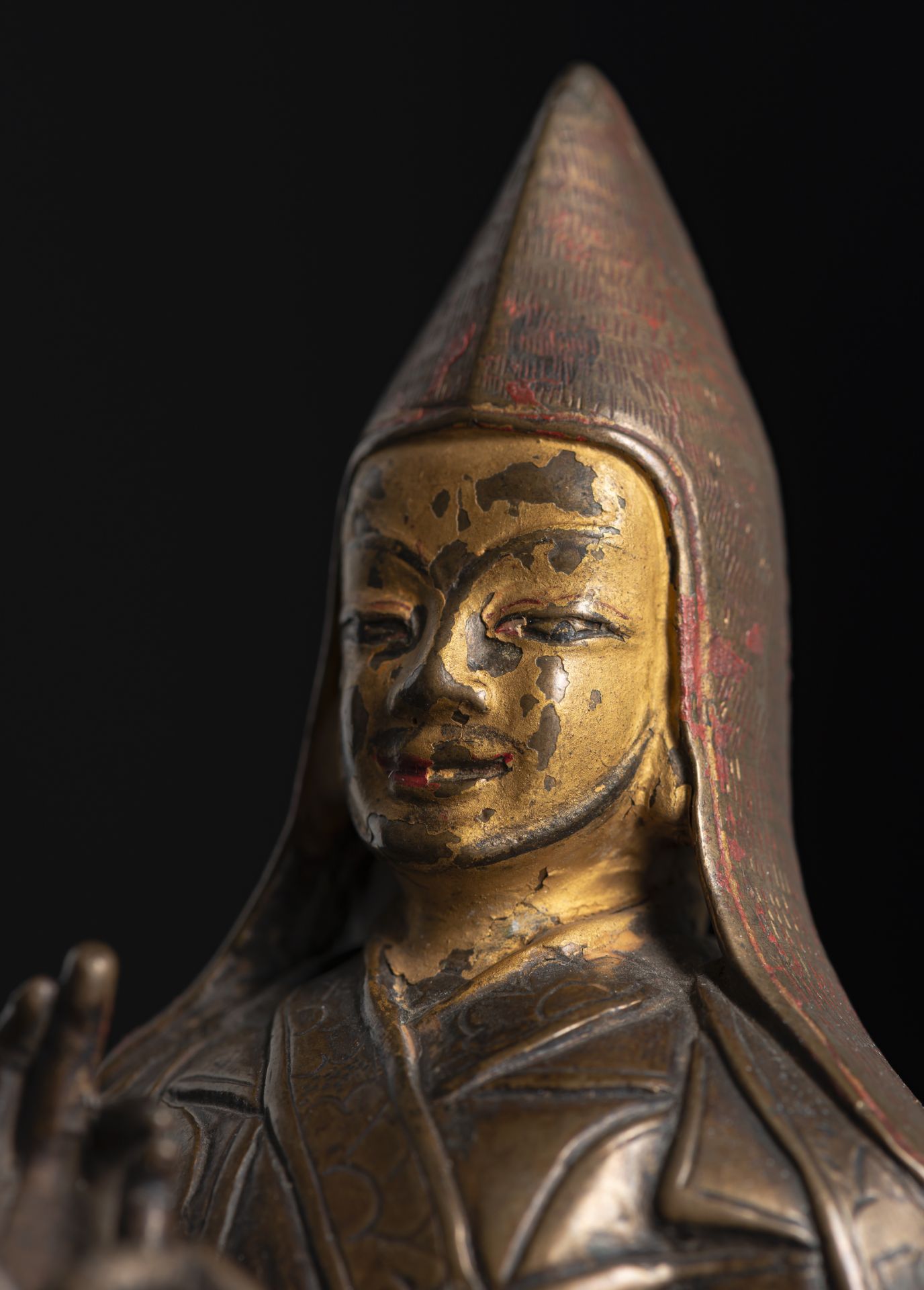 A BRONZE FIGURE OF A LAMA - Image 4 of 4